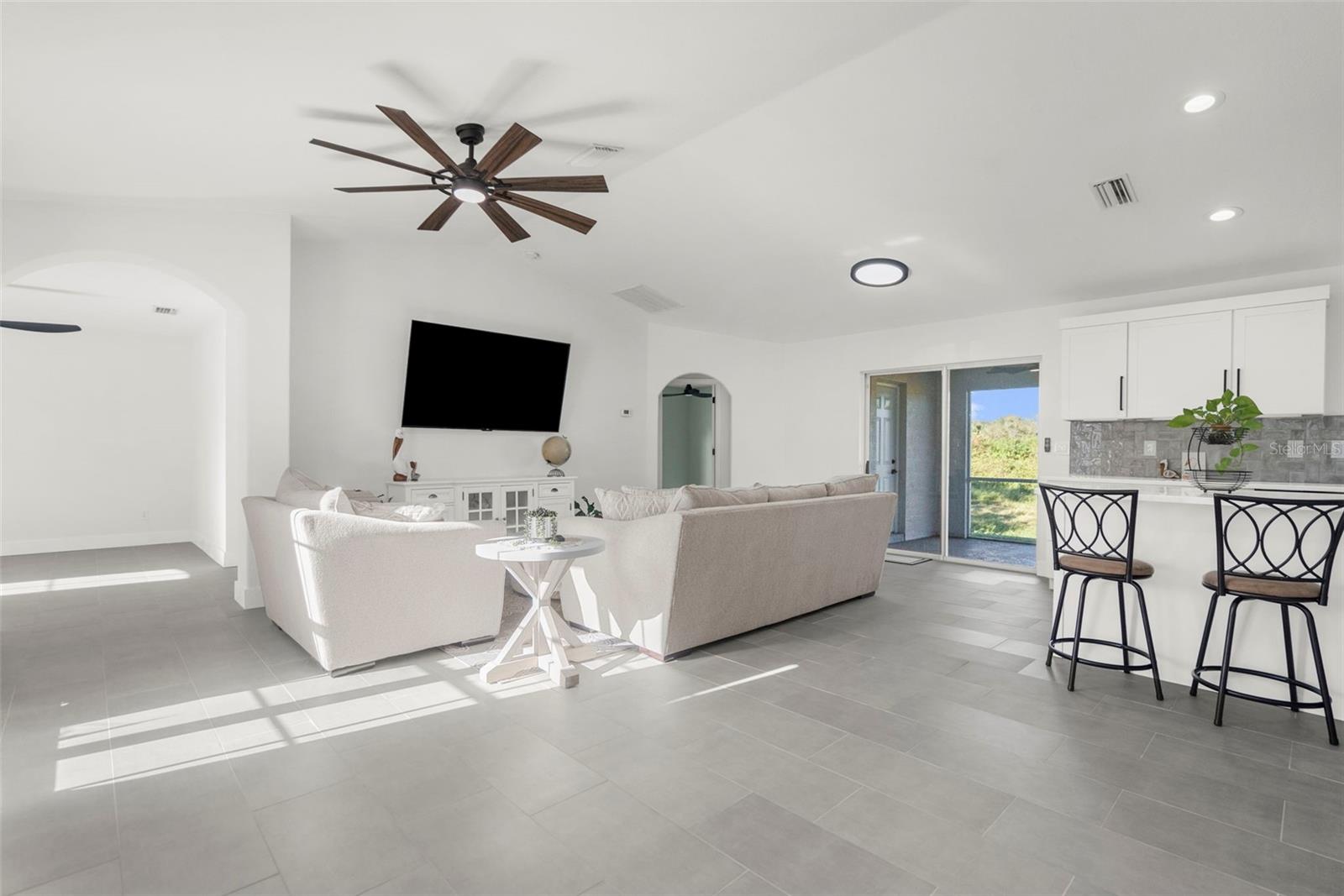 4467 CINDERELLA CIR