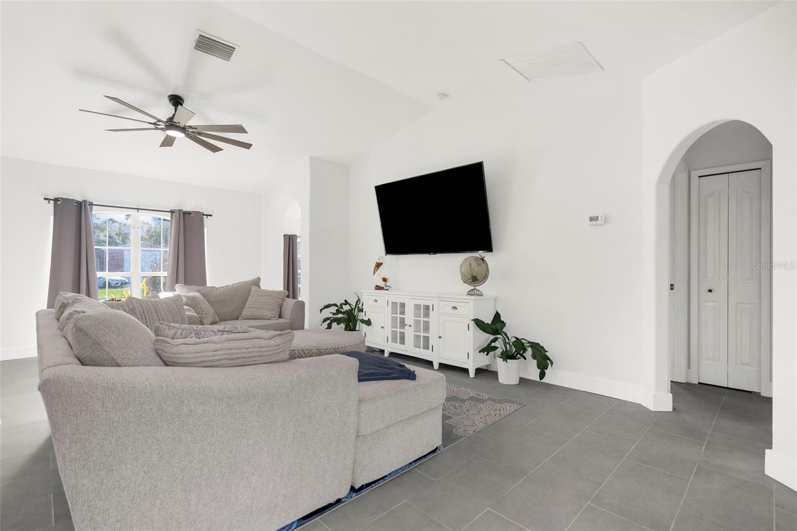4467 CINDERELLA CIR
