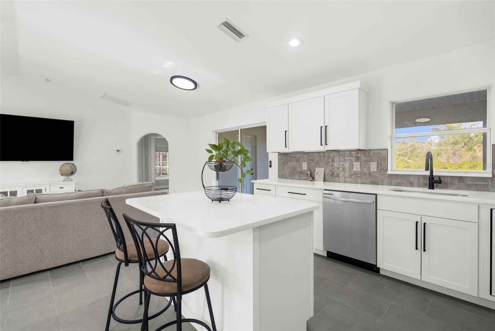 4467 CINDERELLA CIR