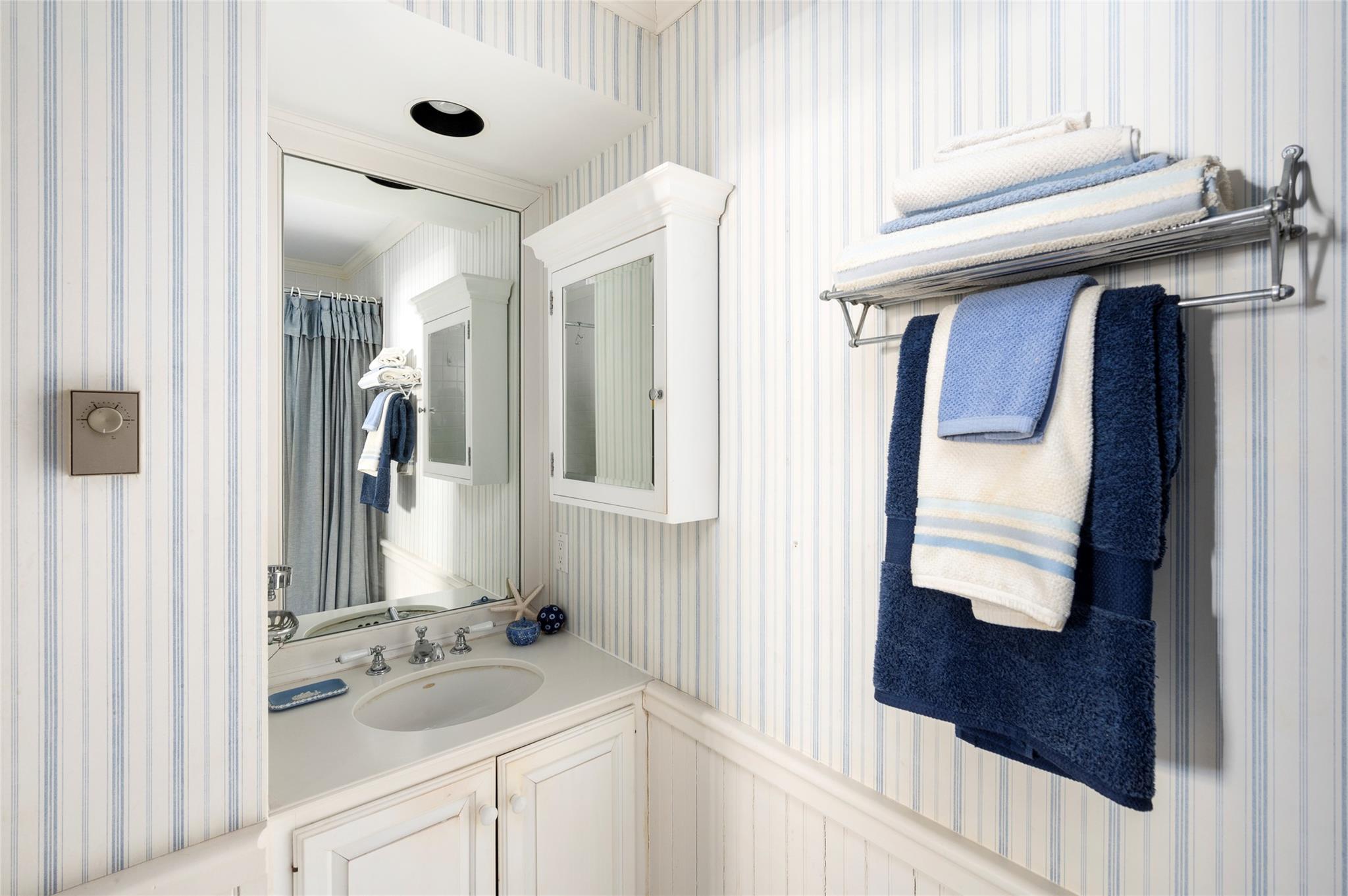 261 Dune Road Unit: 30