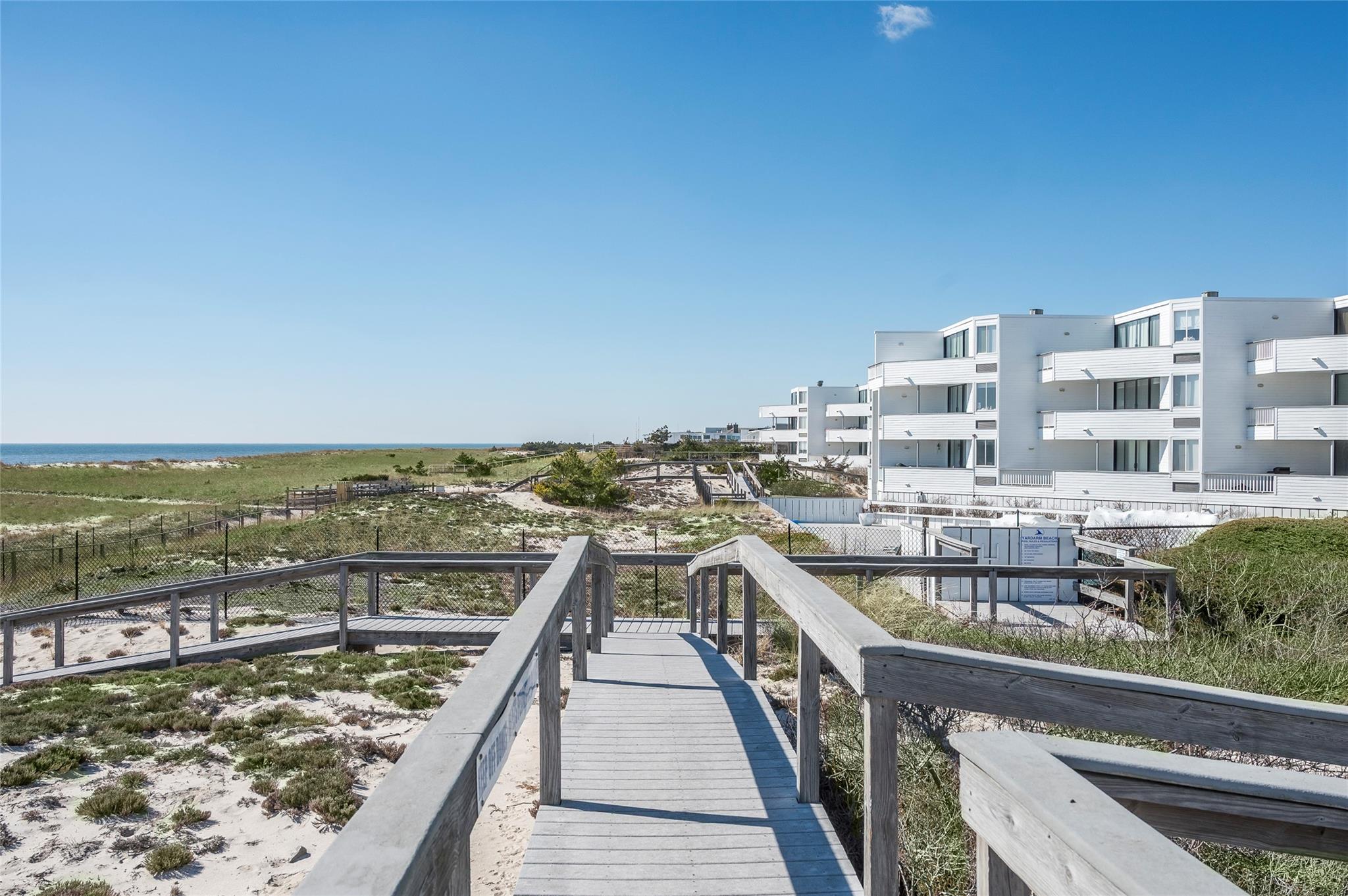 261 Dune Road Unit: 30