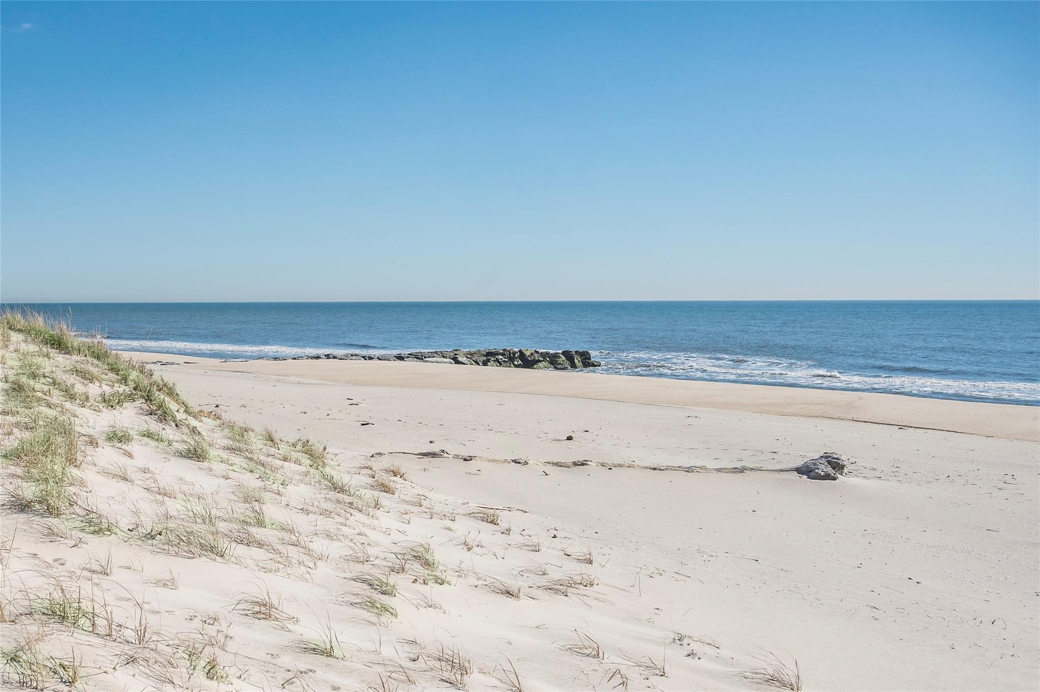 261 Dune Road Unit: 30