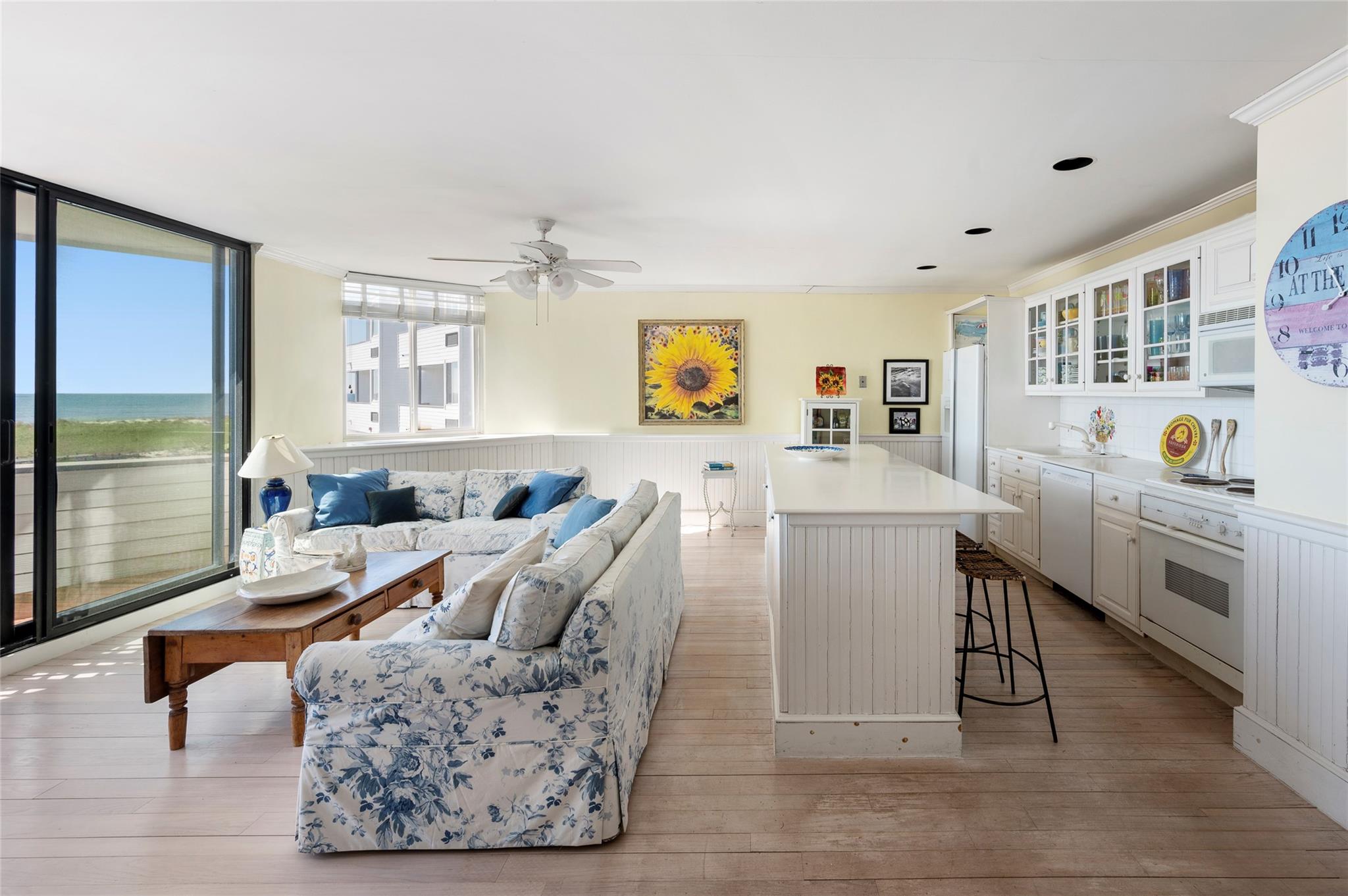 261 Dune Road Unit: 30