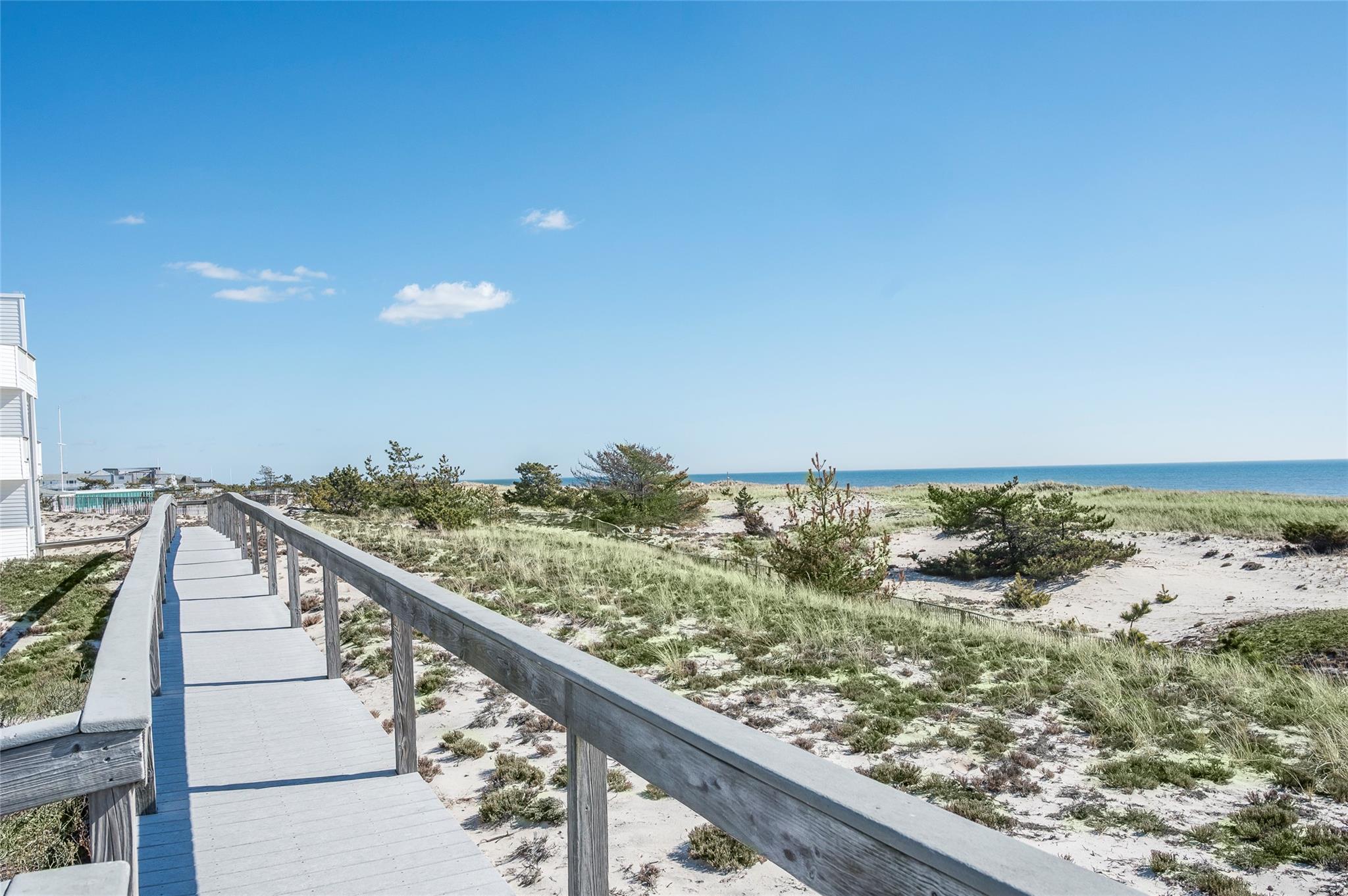 261 Dune Road Unit: 30