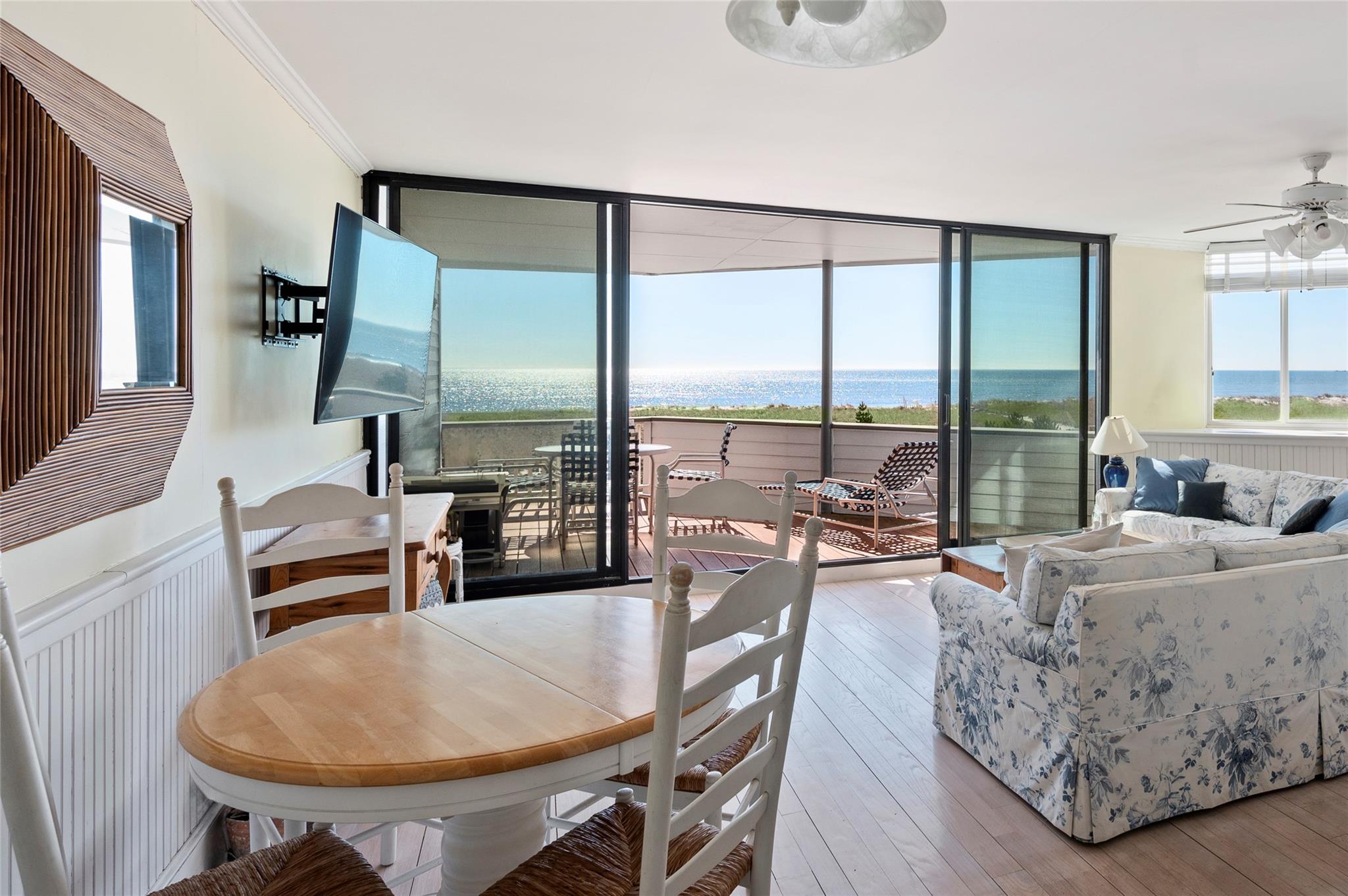 261 Dune Road Unit: 30