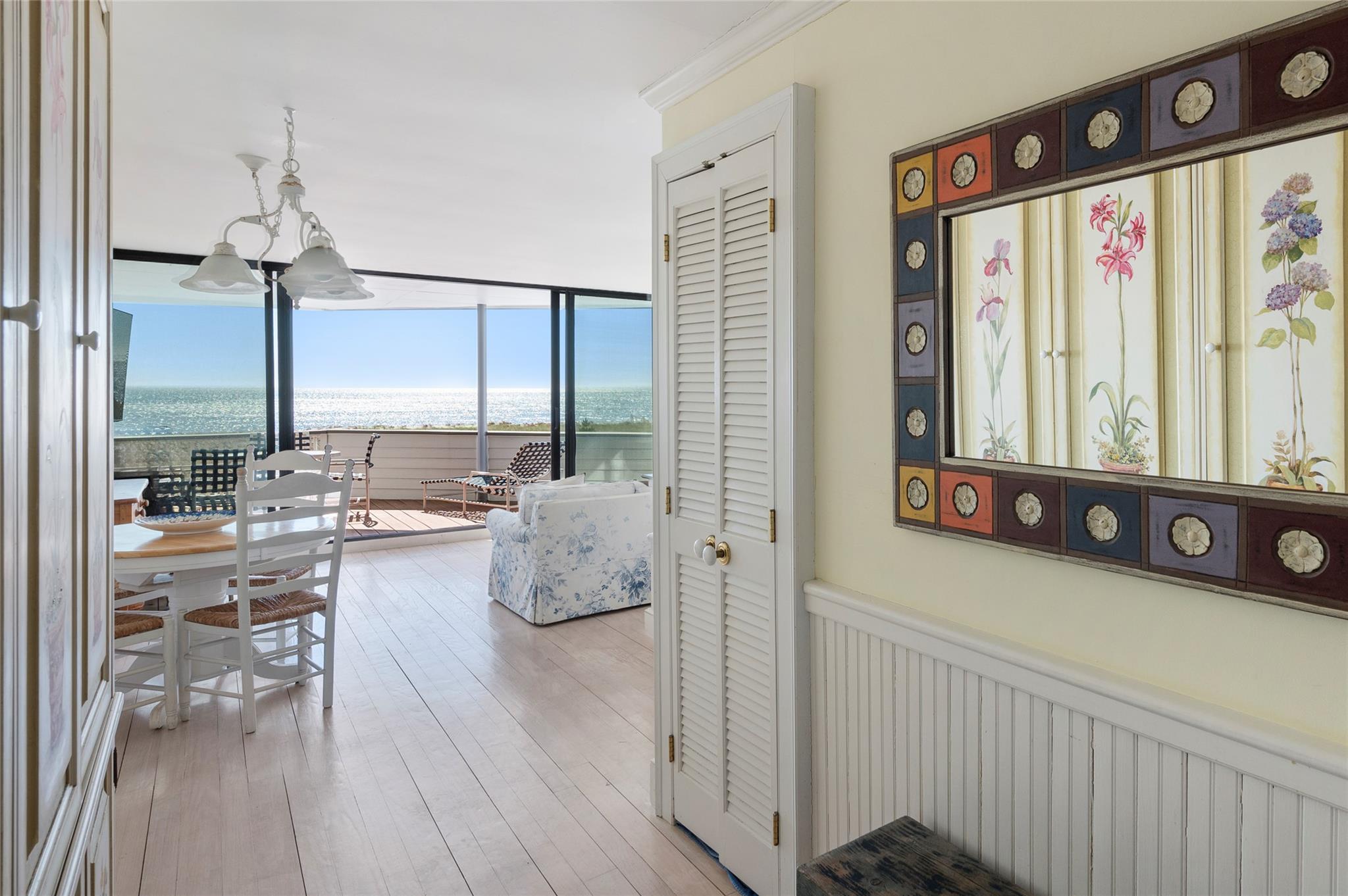 261 Dune Road Unit: 30