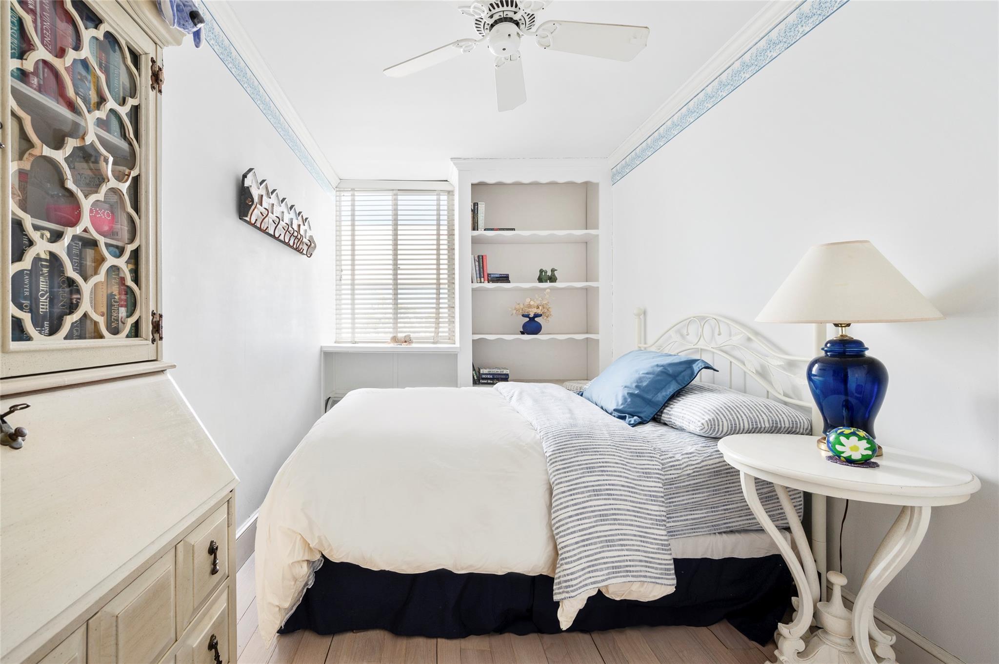 261 Dune Road Unit: 30