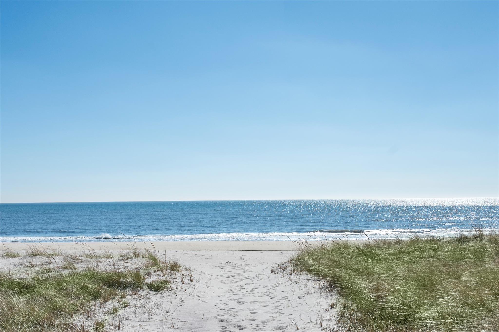 261 Dune Road Unit: 30