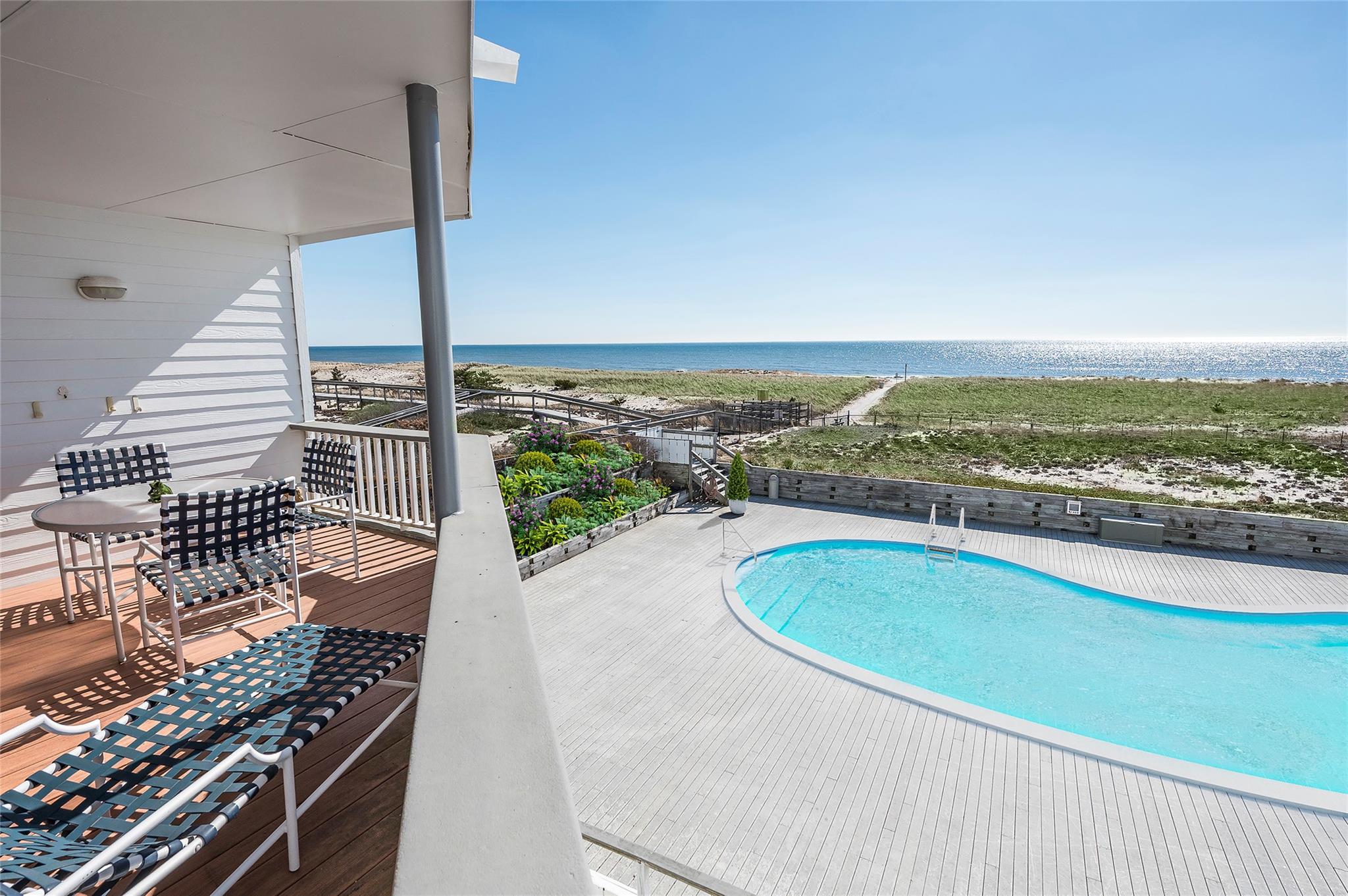 261 Dune Road Unit: 30