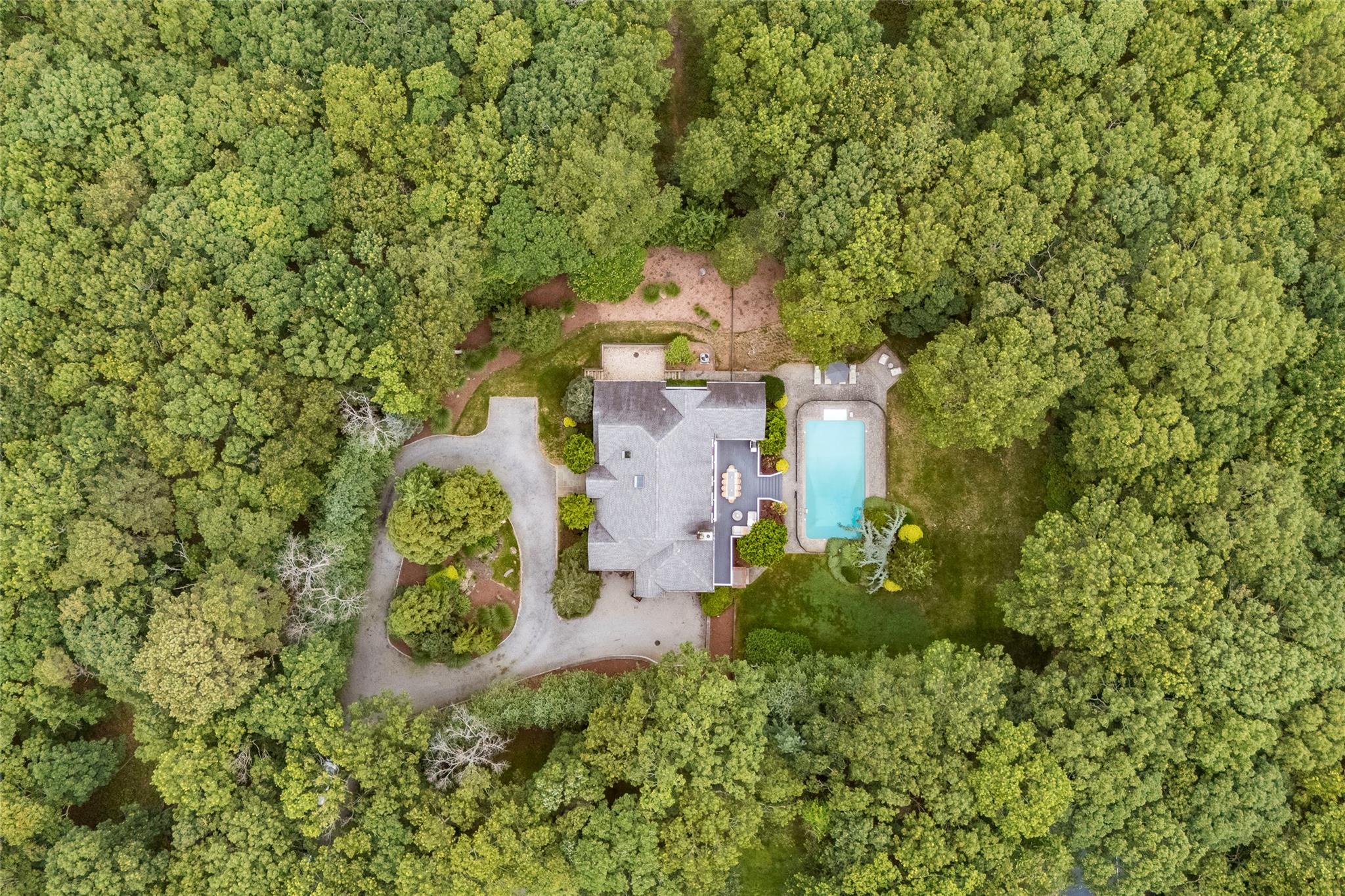 48 Douglas Court