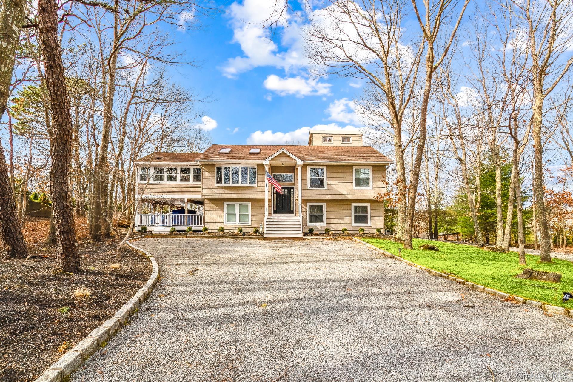 30 Squires Boulevard