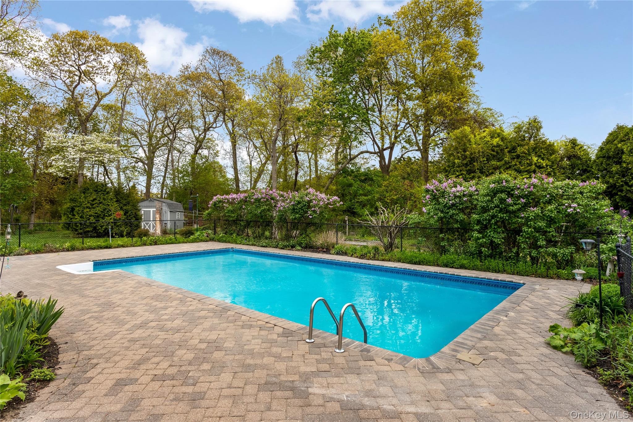 56 Lagoon Court W