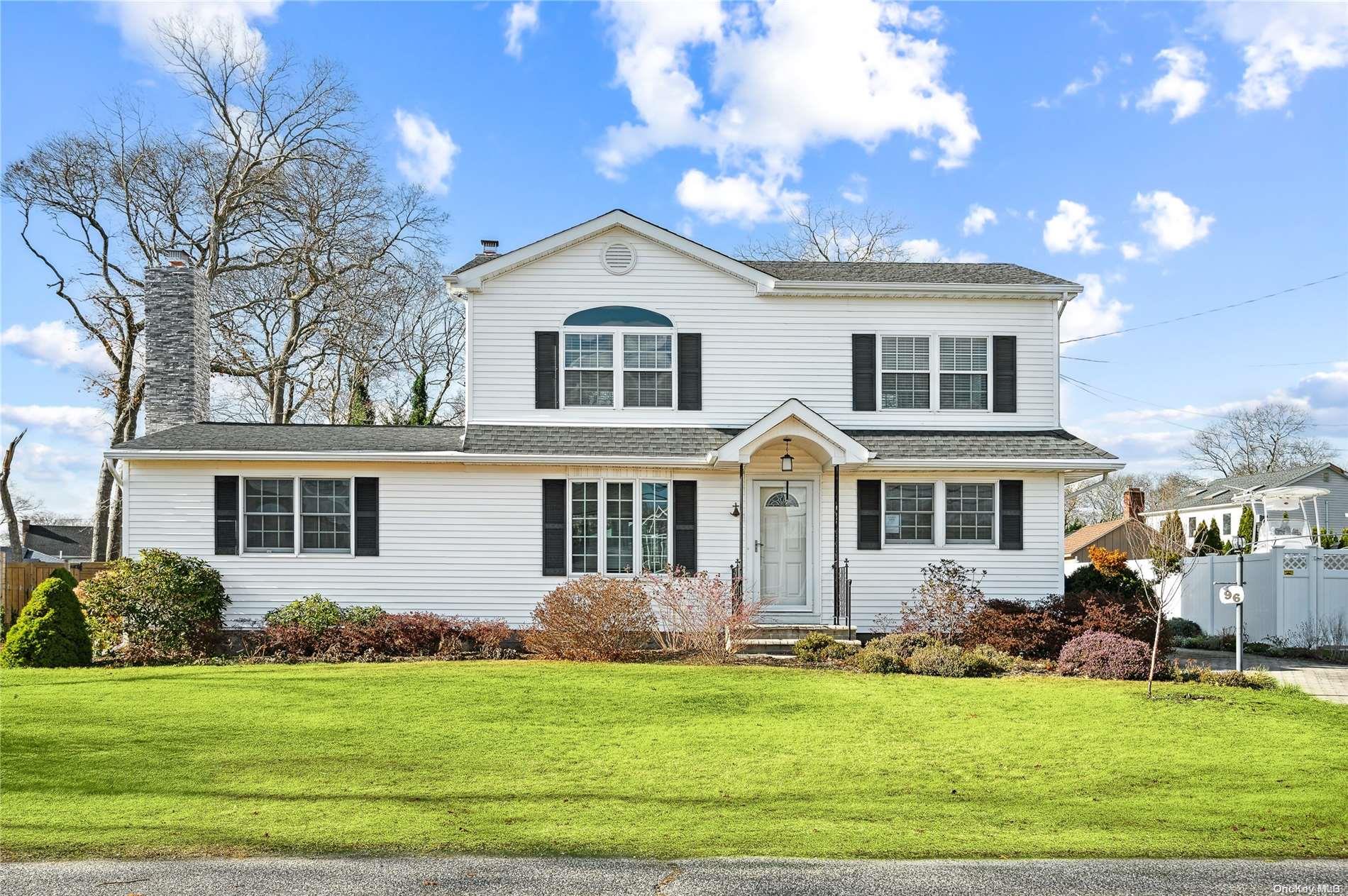 96 Hewitt Boulevard