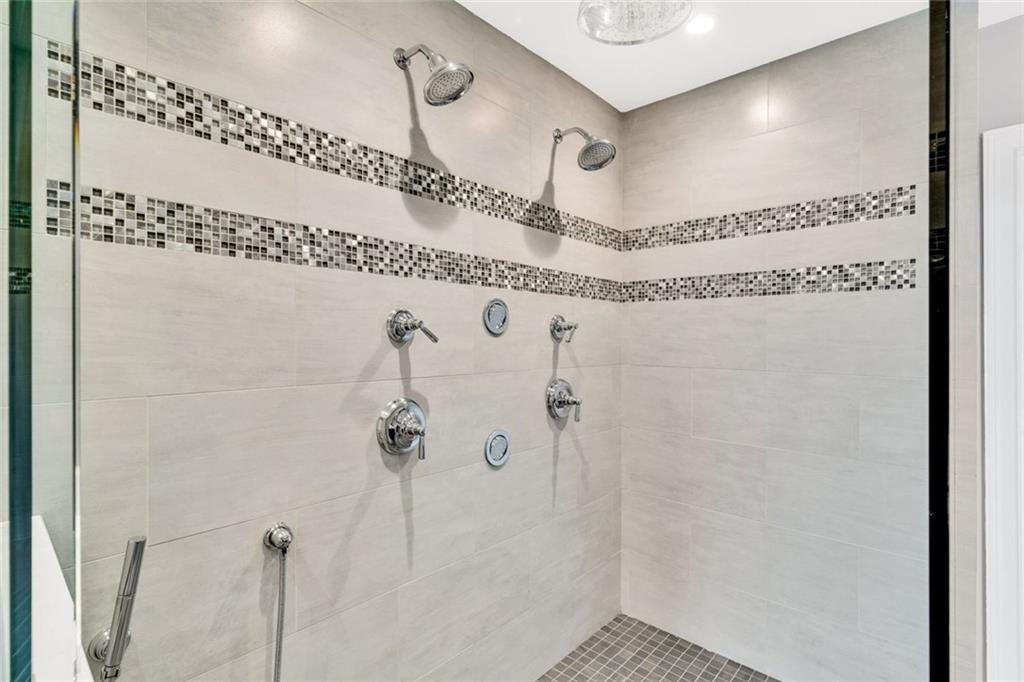 2881 NE Peachtree Road NE Unit 1202