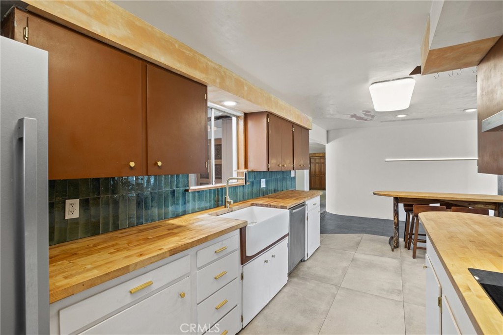 4508 Olive Highway