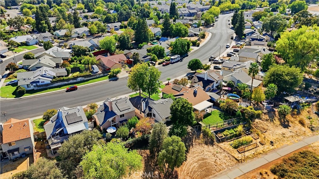 1618 E Lassen