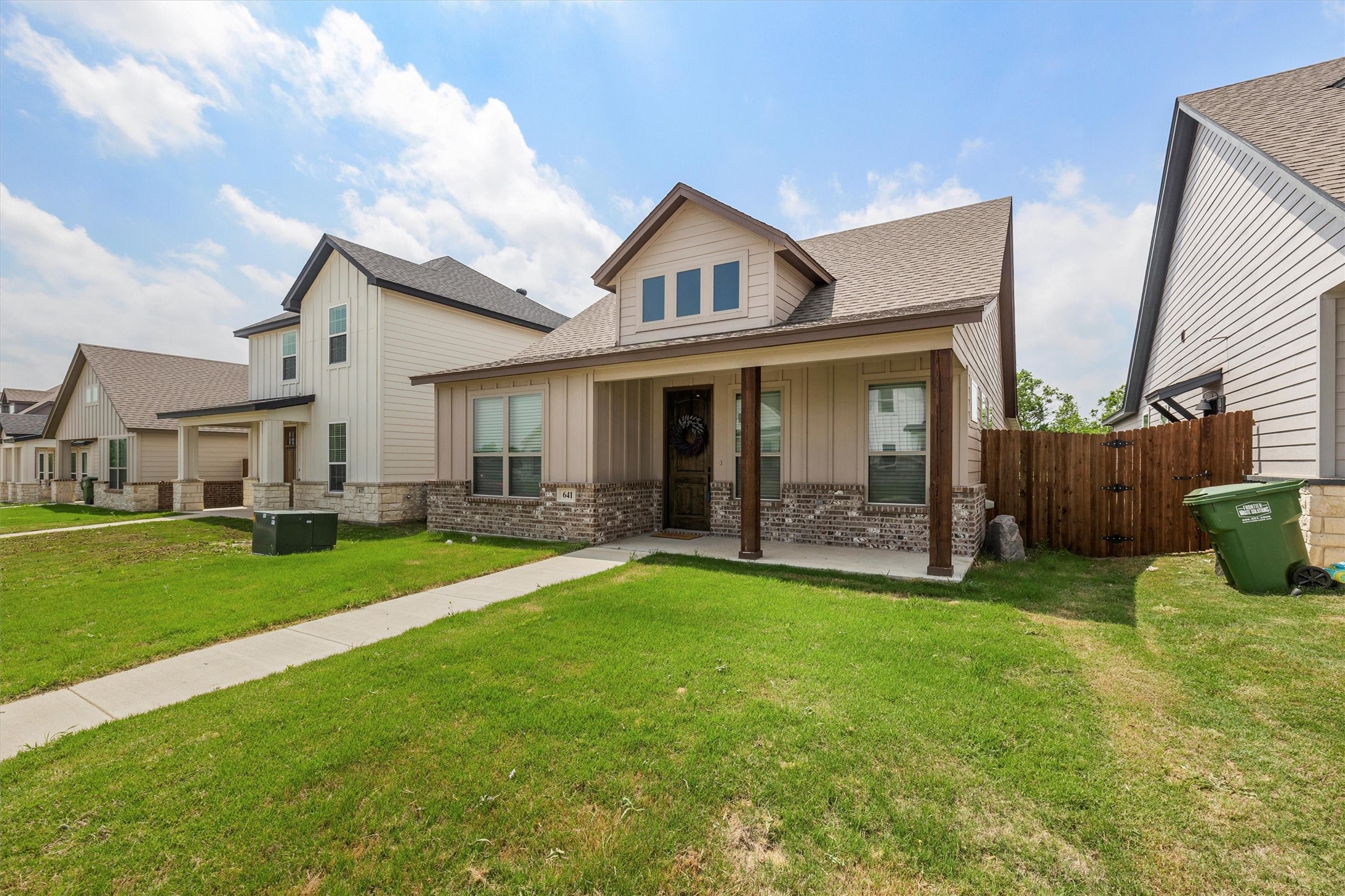 641 The Cottages