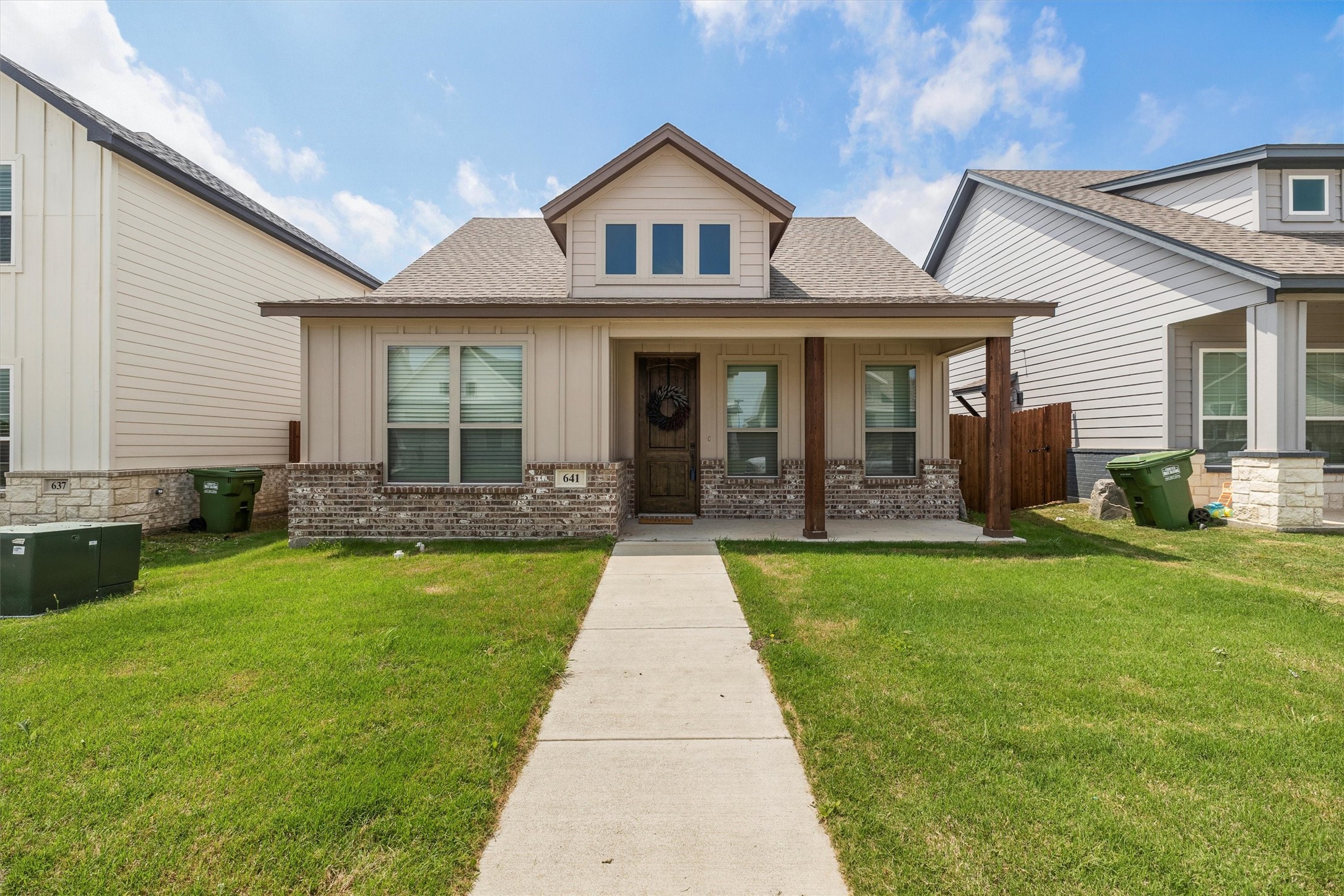 641 The Cottages