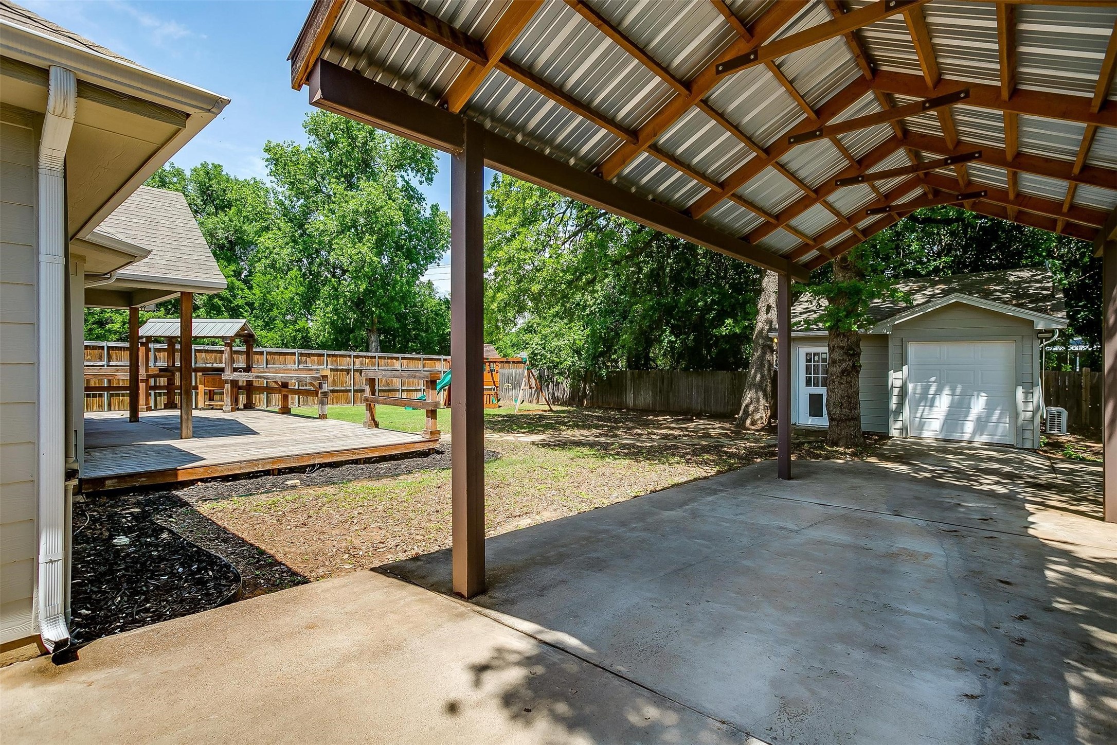 3711 Winding Way