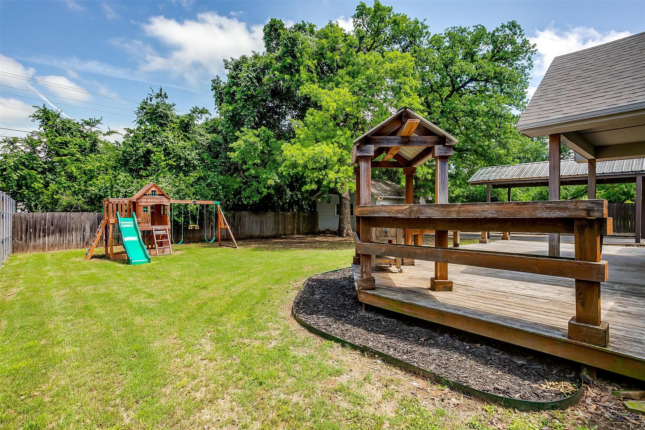3711 Winding Way