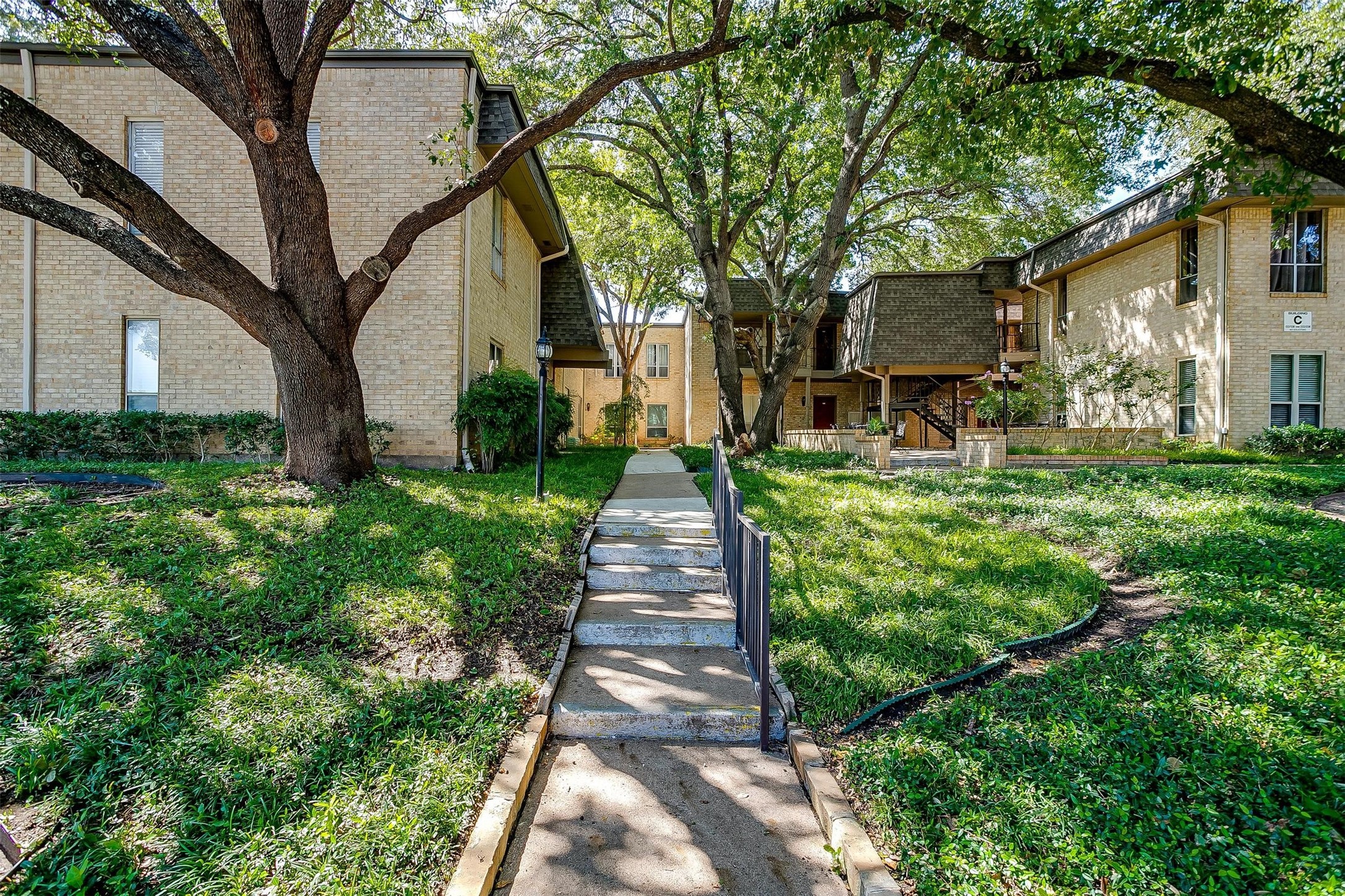 4320 Bellaire Drive S 233W