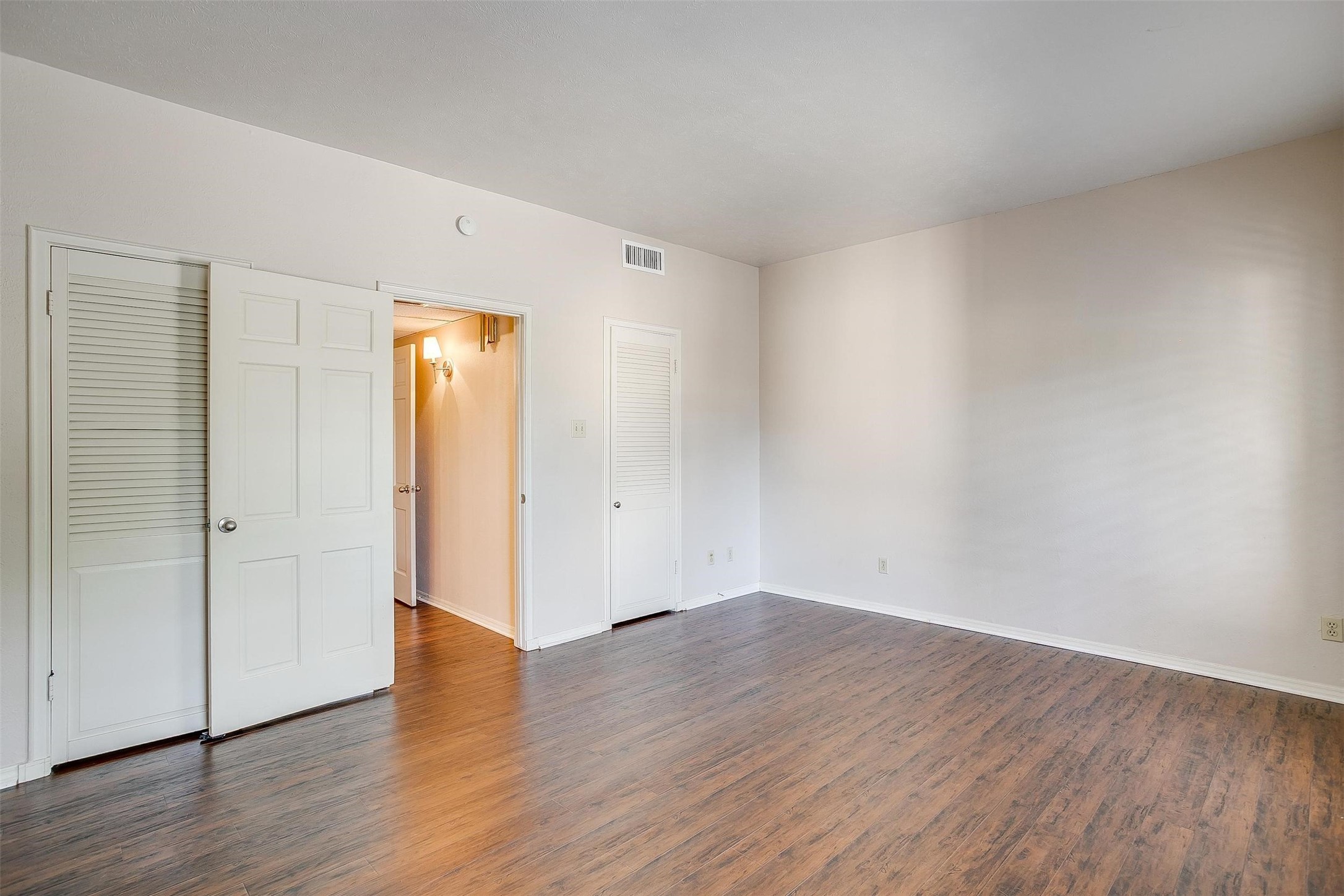 4320 Bellaire Drive S 233W