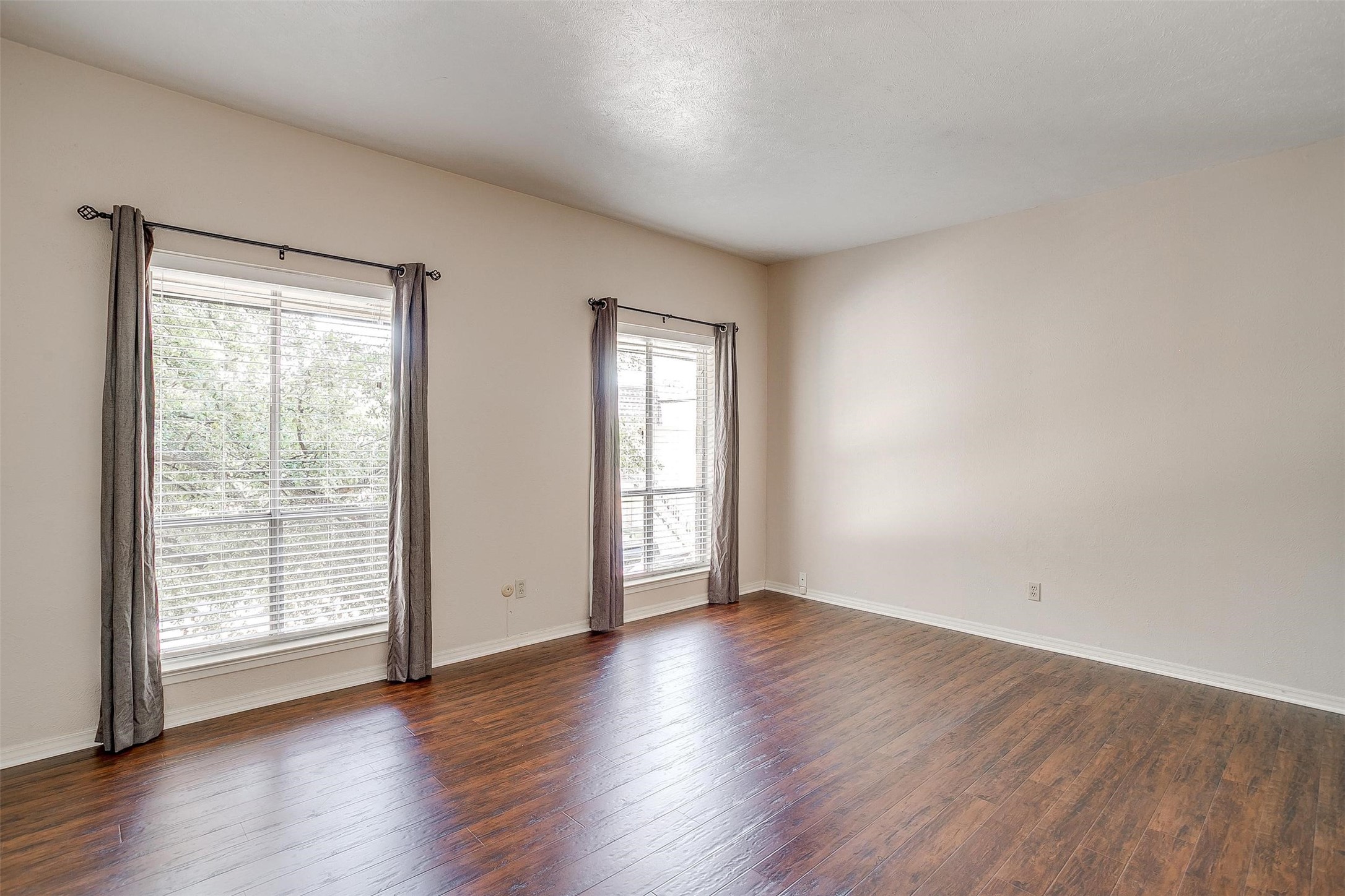 4320 Bellaire Drive S 233W