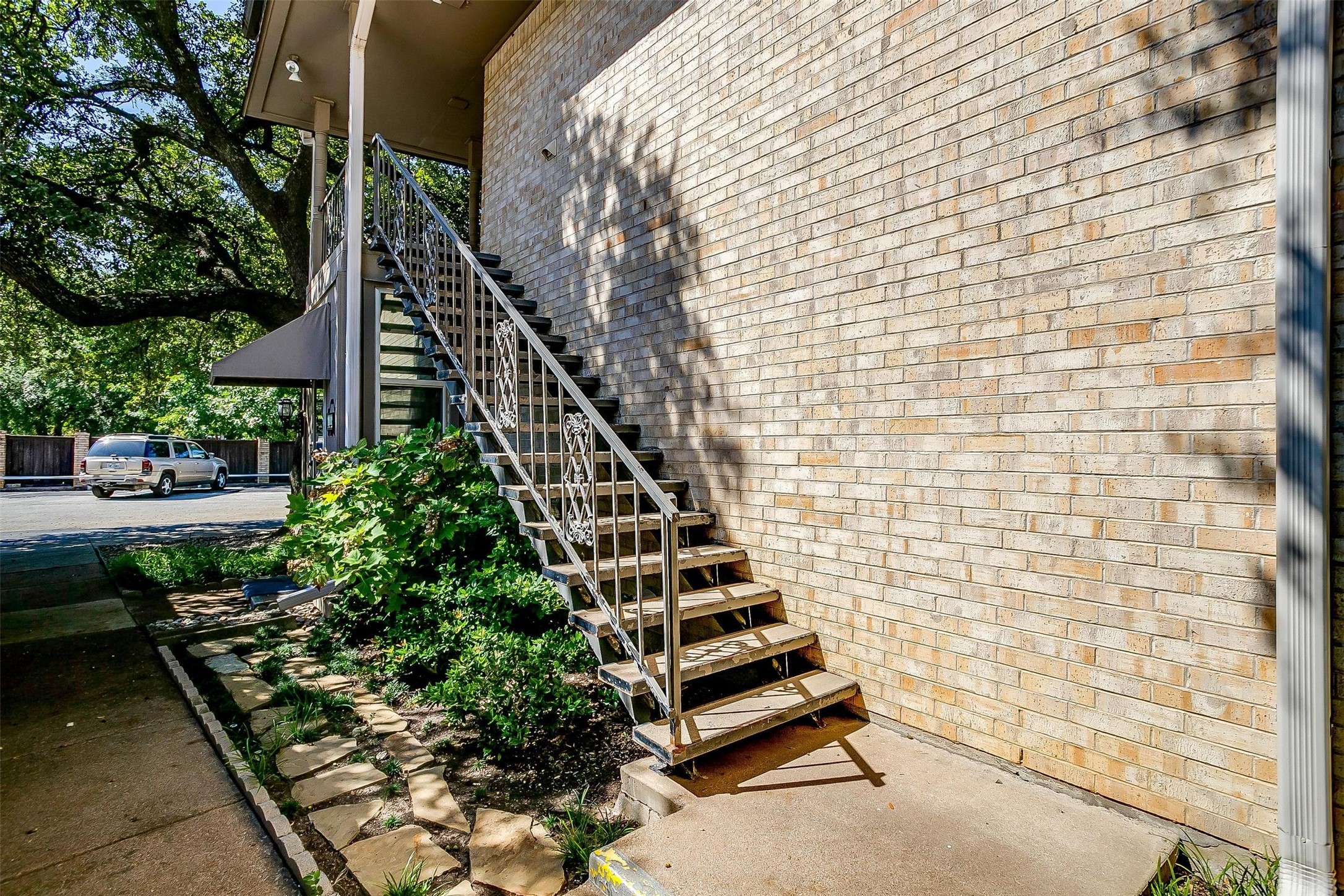 4320 Bellaire Drive S 233W