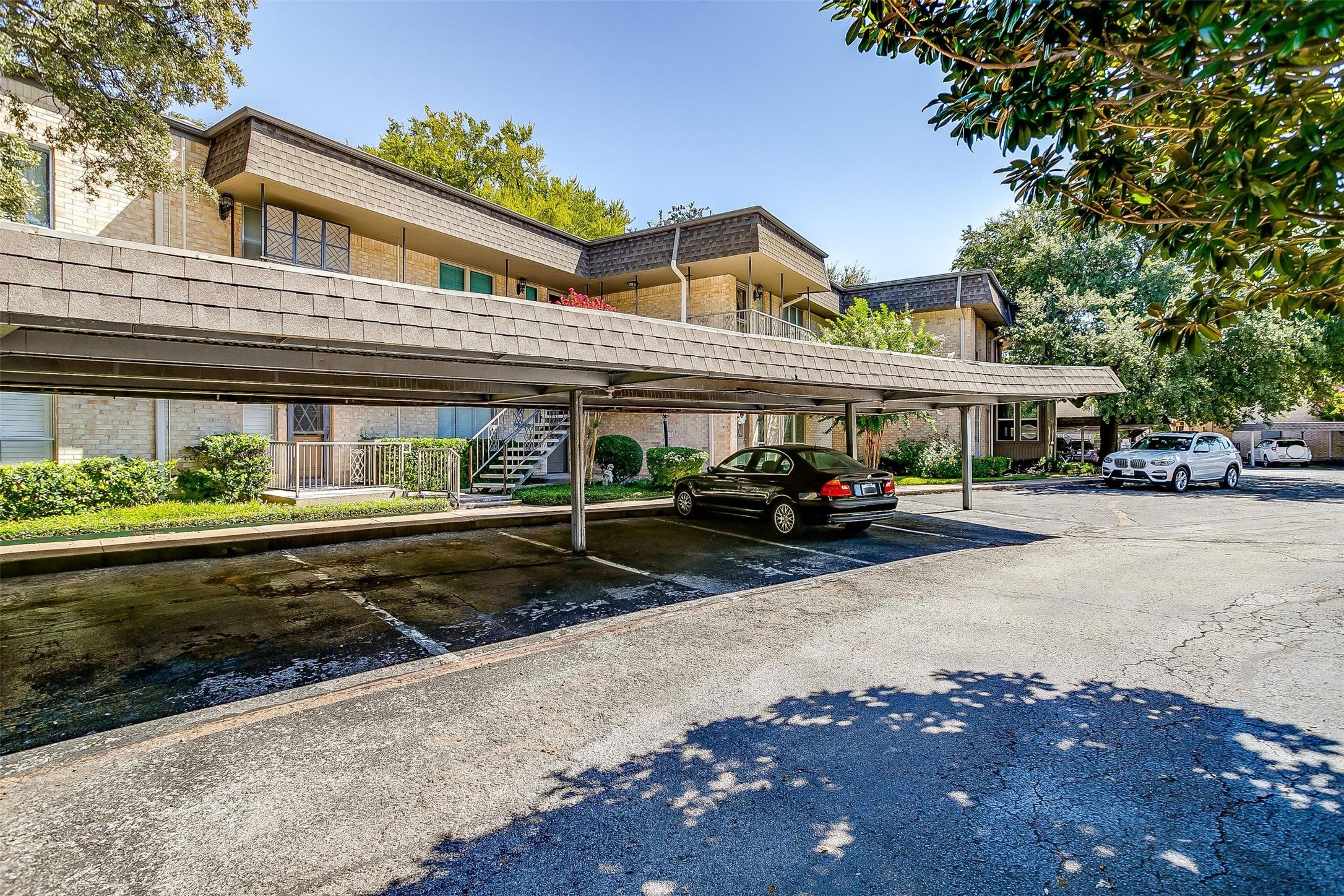 4320 Bellaire Drive S 233W