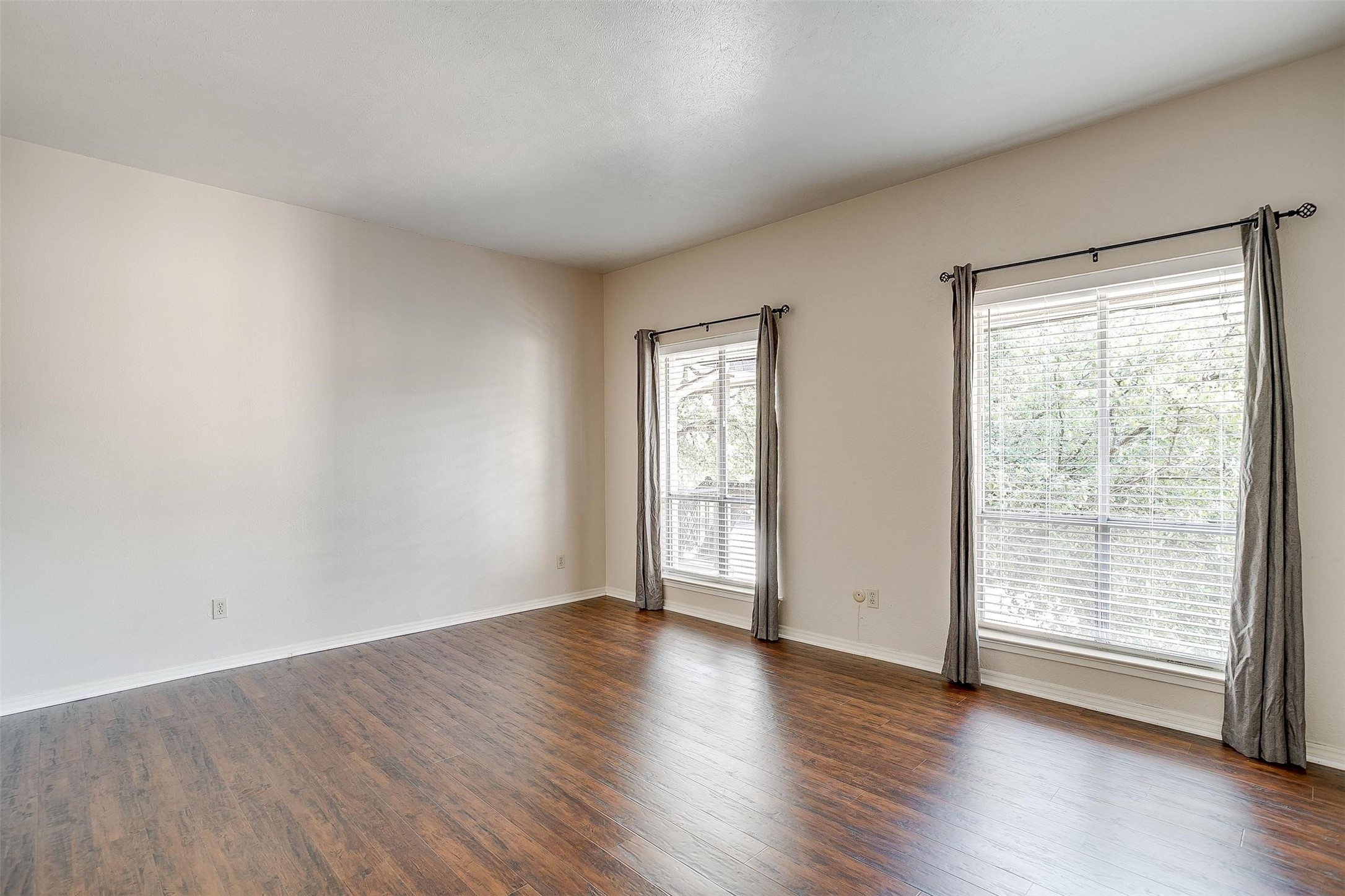 4320 Bellaire Drive S 233W