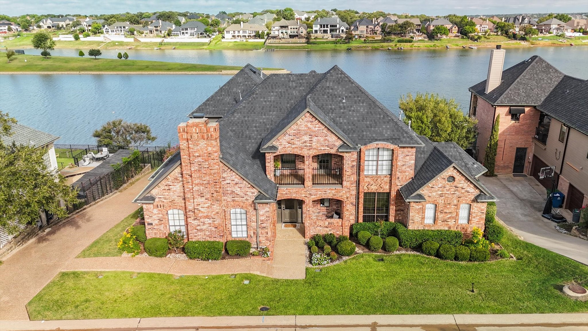 30 Remington Drive W