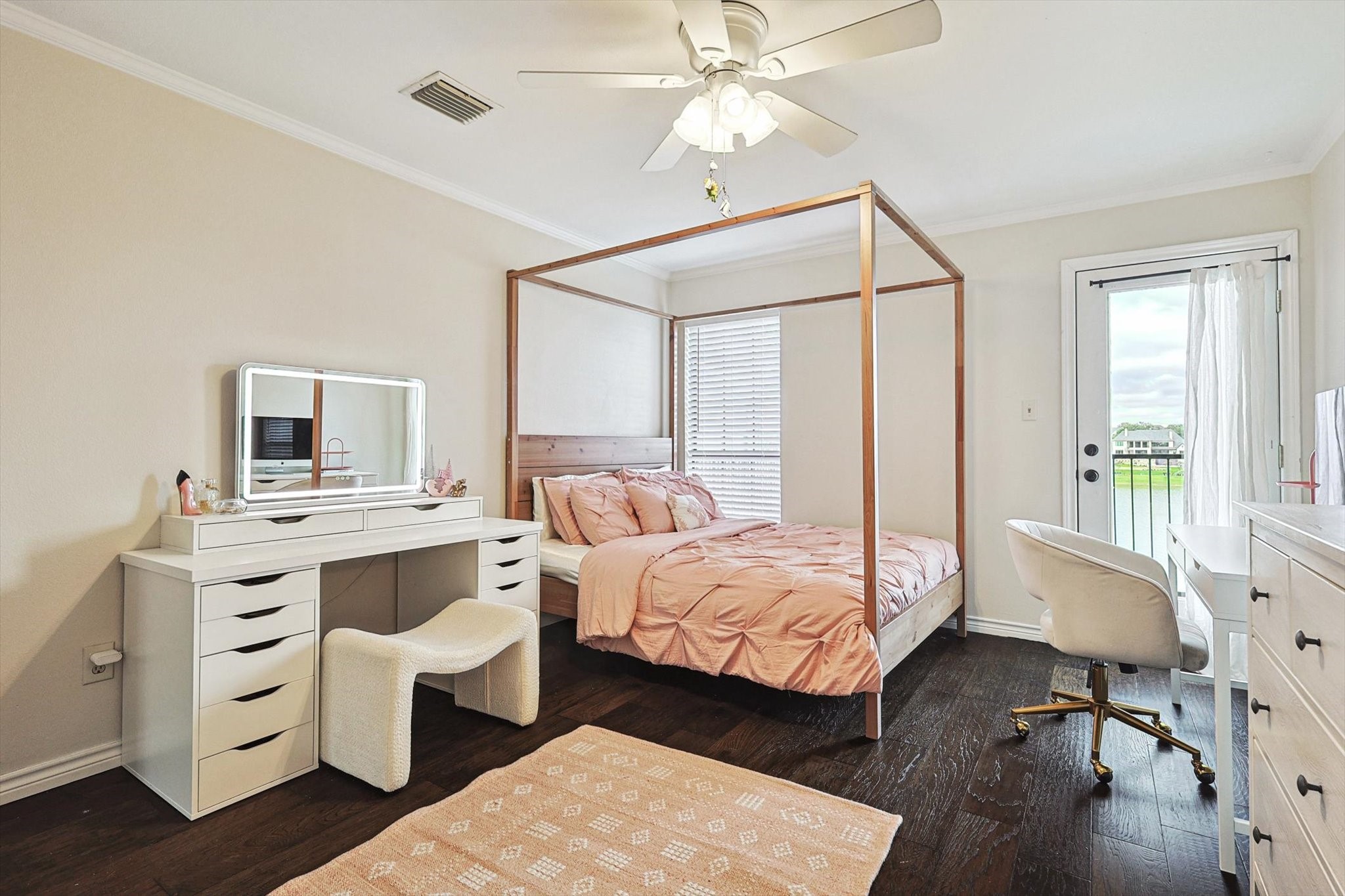 30 Remington Drive W