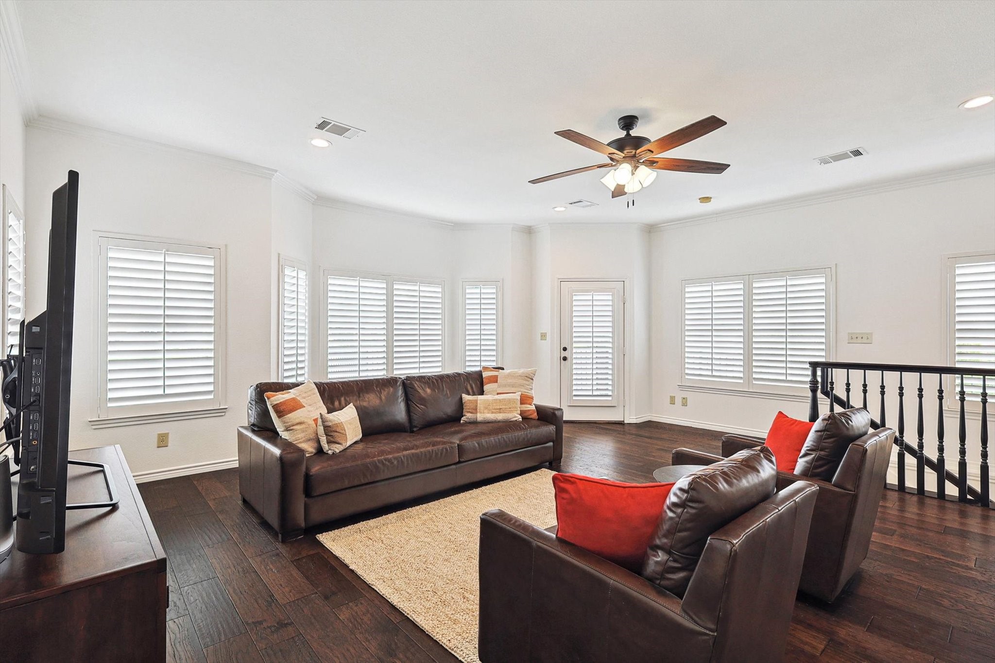 30 Remington Drive W