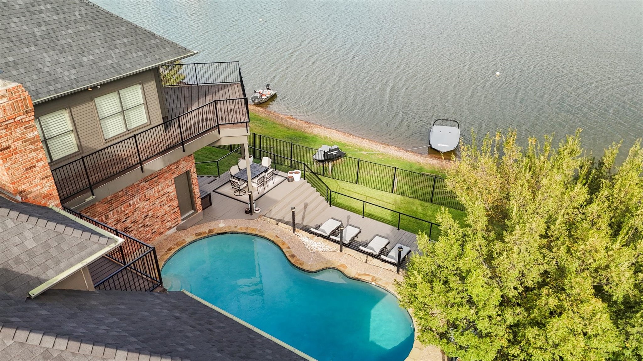 30 Remington Drive W