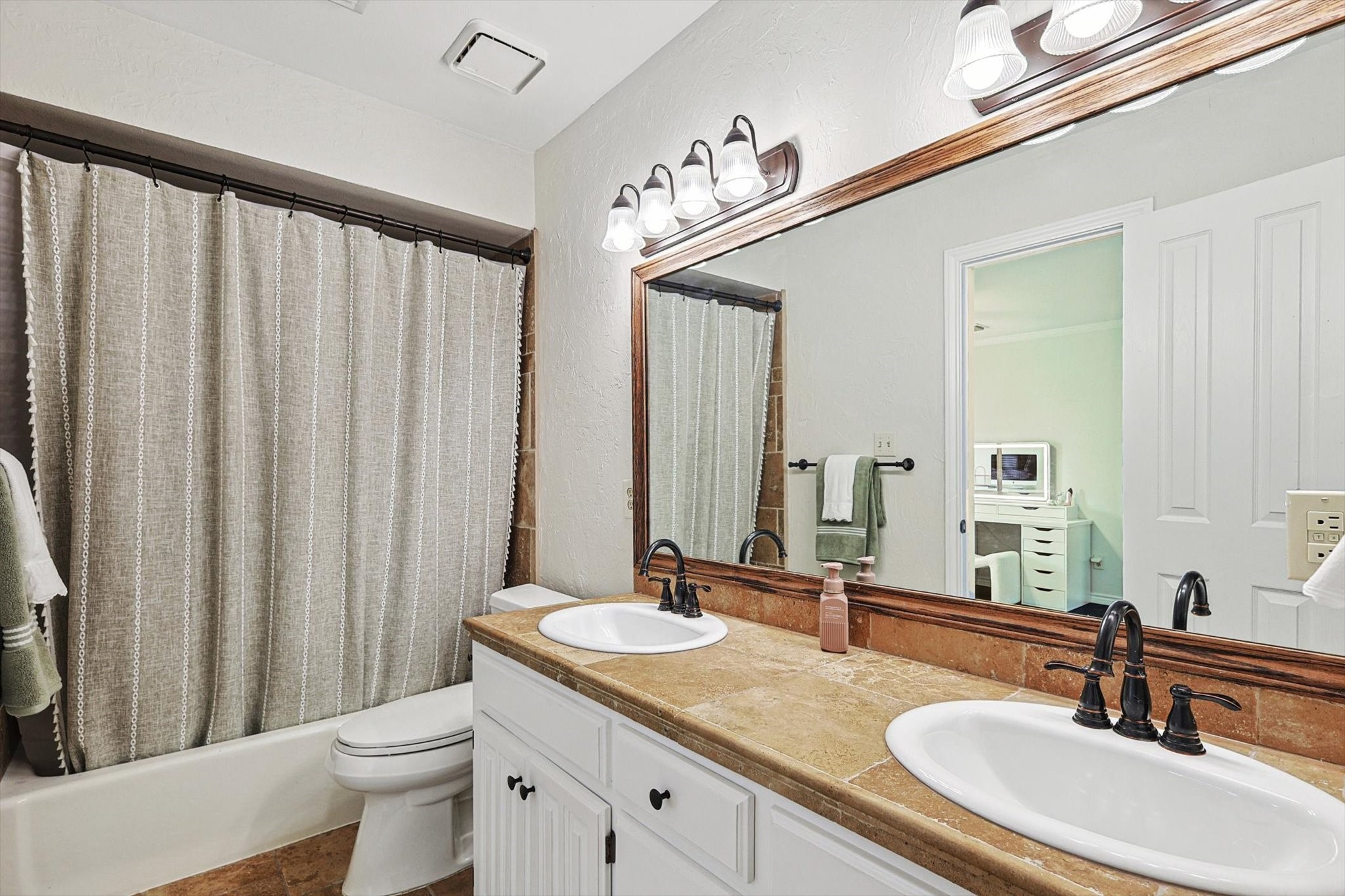 30 Remington Drive W