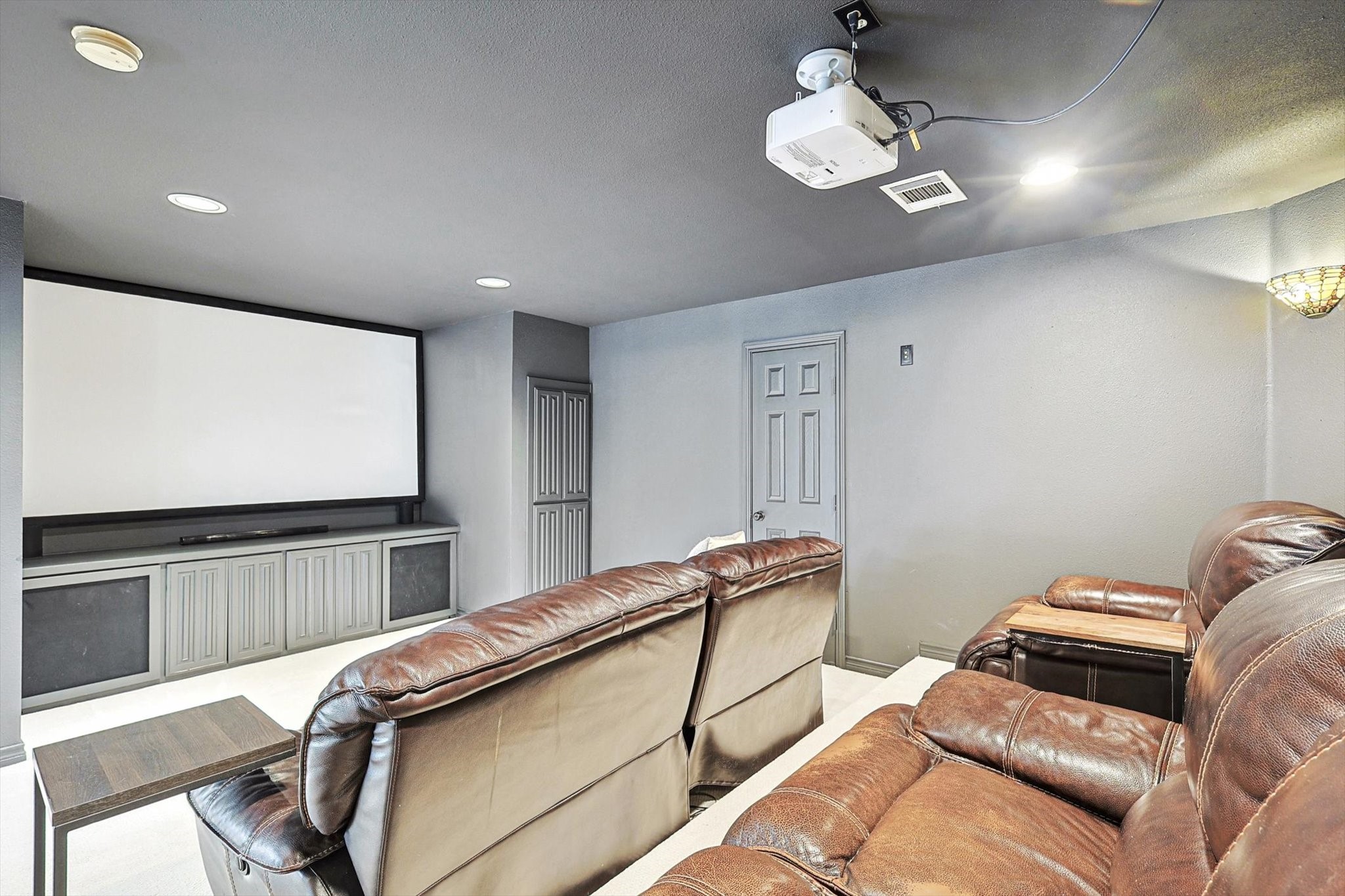 30 Remington Drive W