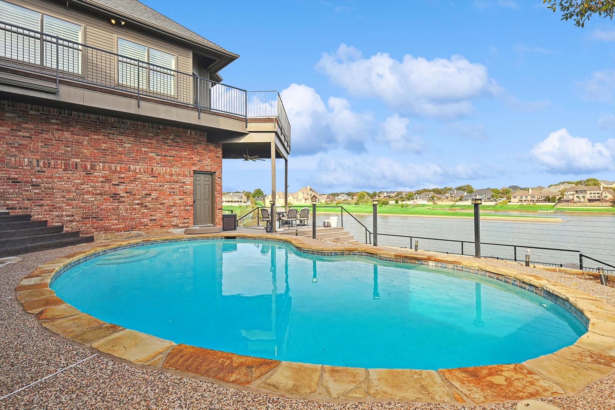 30 Remington Drive W