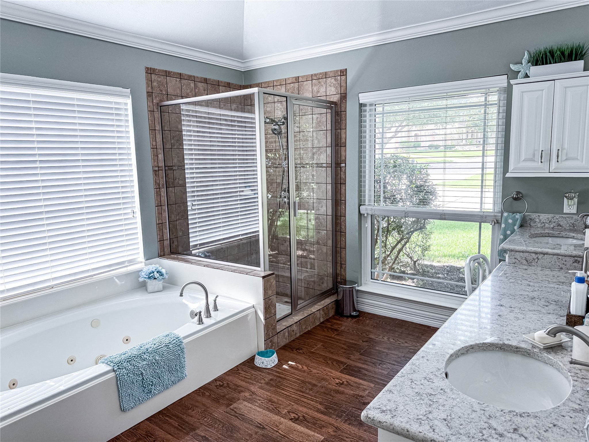 5055 Sunscape Lane S