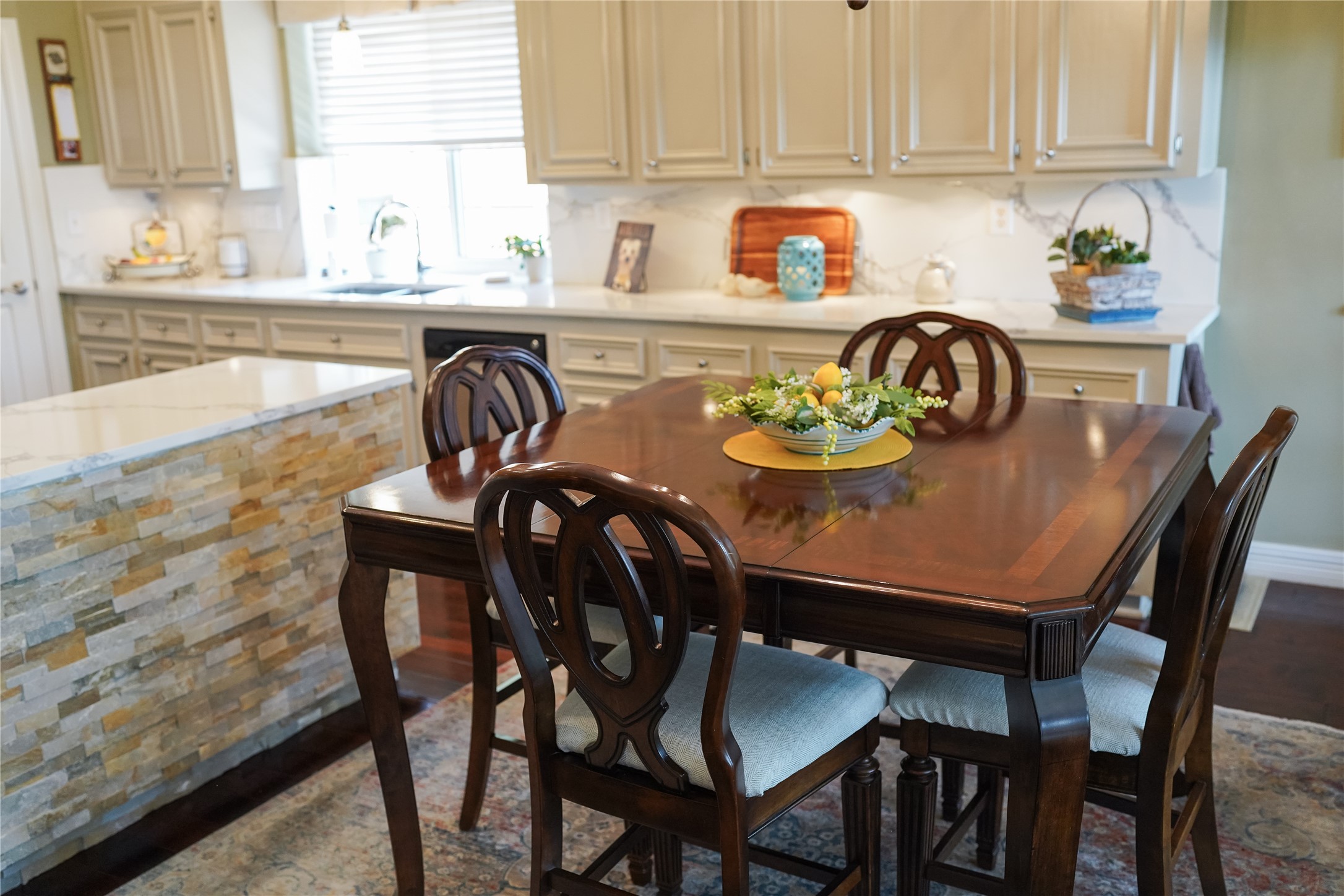 5055 Sunscape Lane S