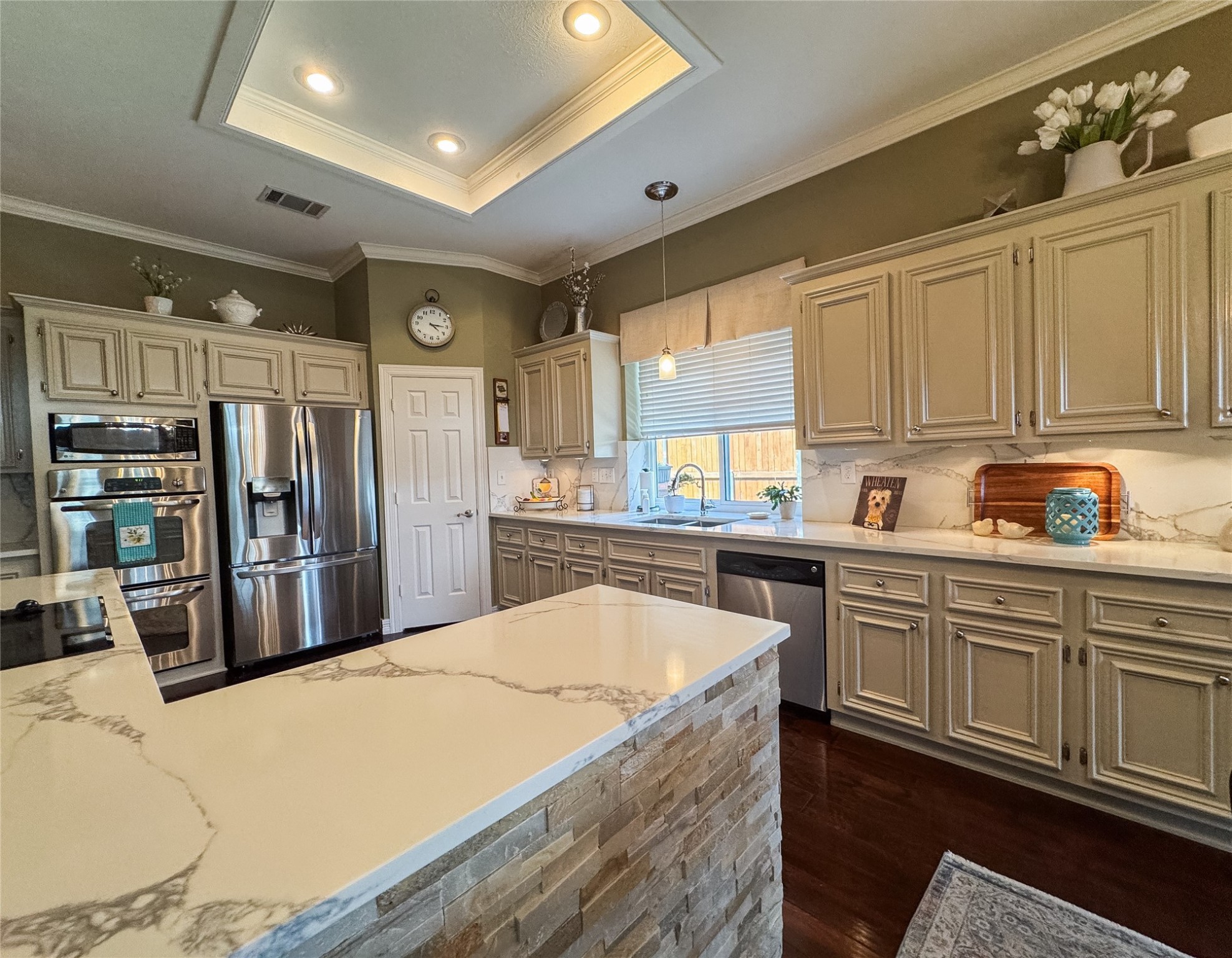 5055 Sunscape Lane S