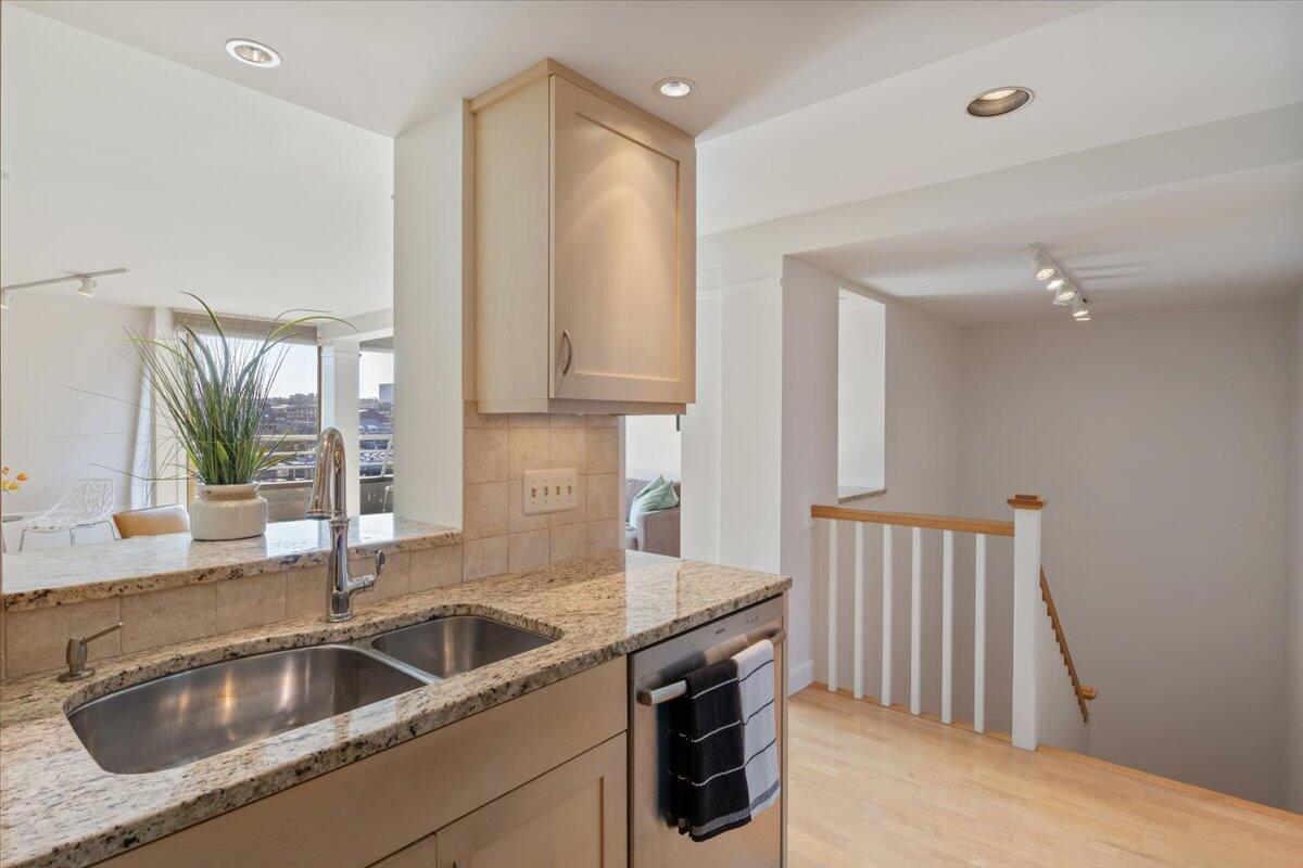 40 Portland Pier Unit: 12