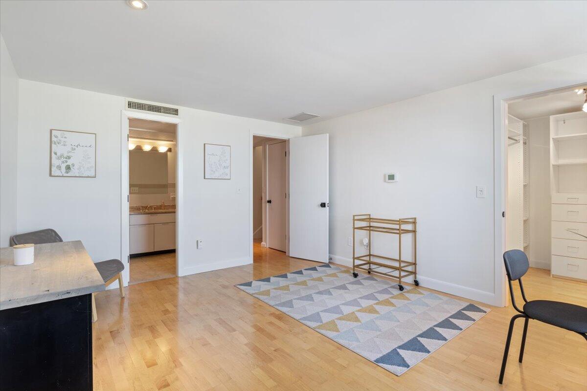 40 Portland Pier Unit: 12