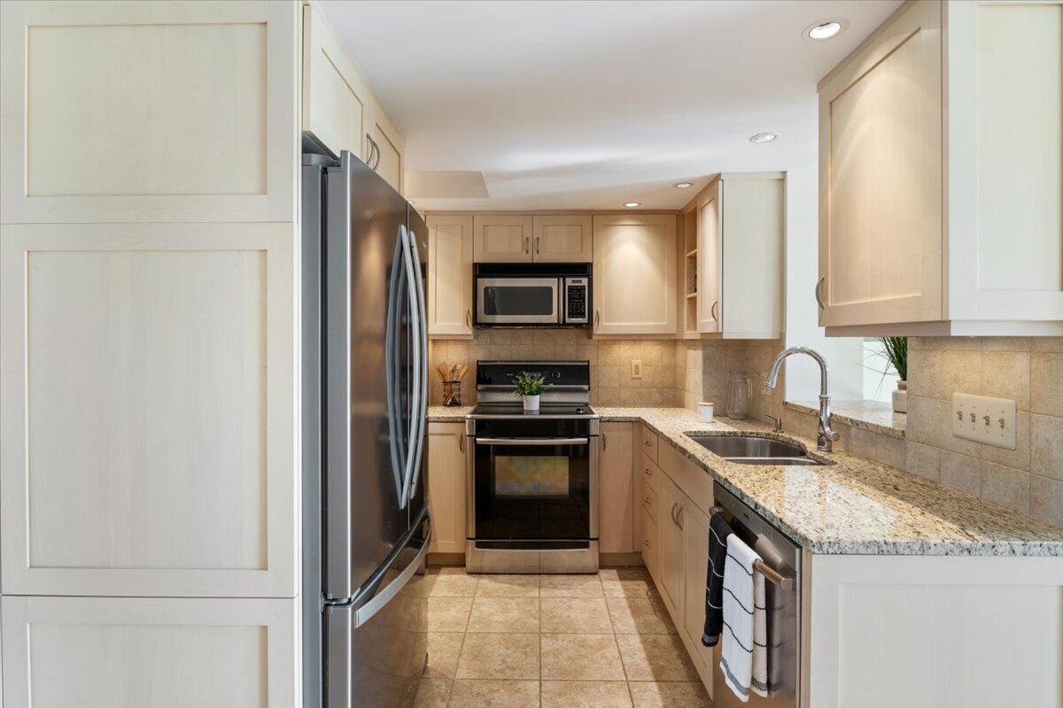 40 Portland Pier Unit: 12
