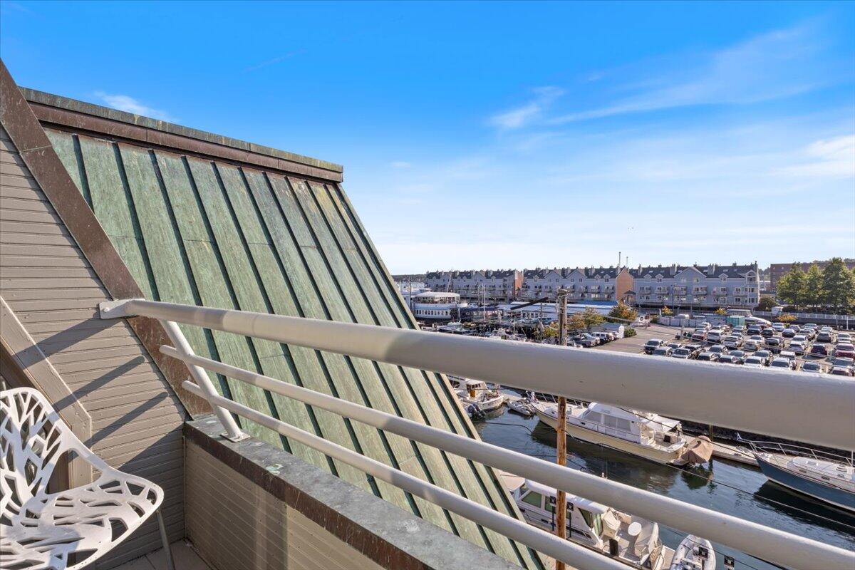 40 Portland Pier Unit: 12