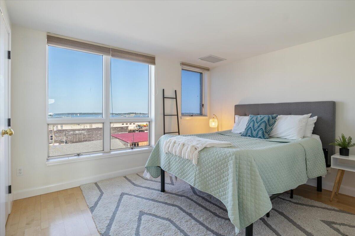 40 Portland Pier Unit: 12