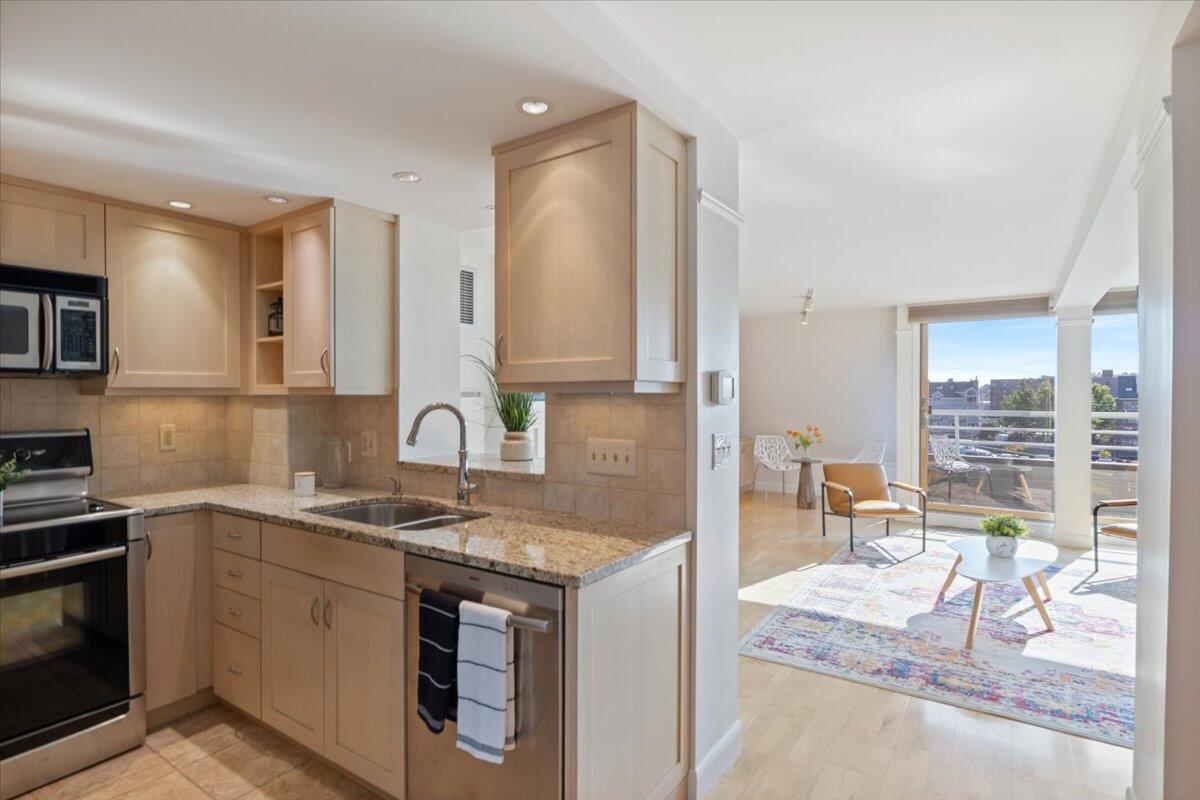 40 Portland Pier Unit: 12