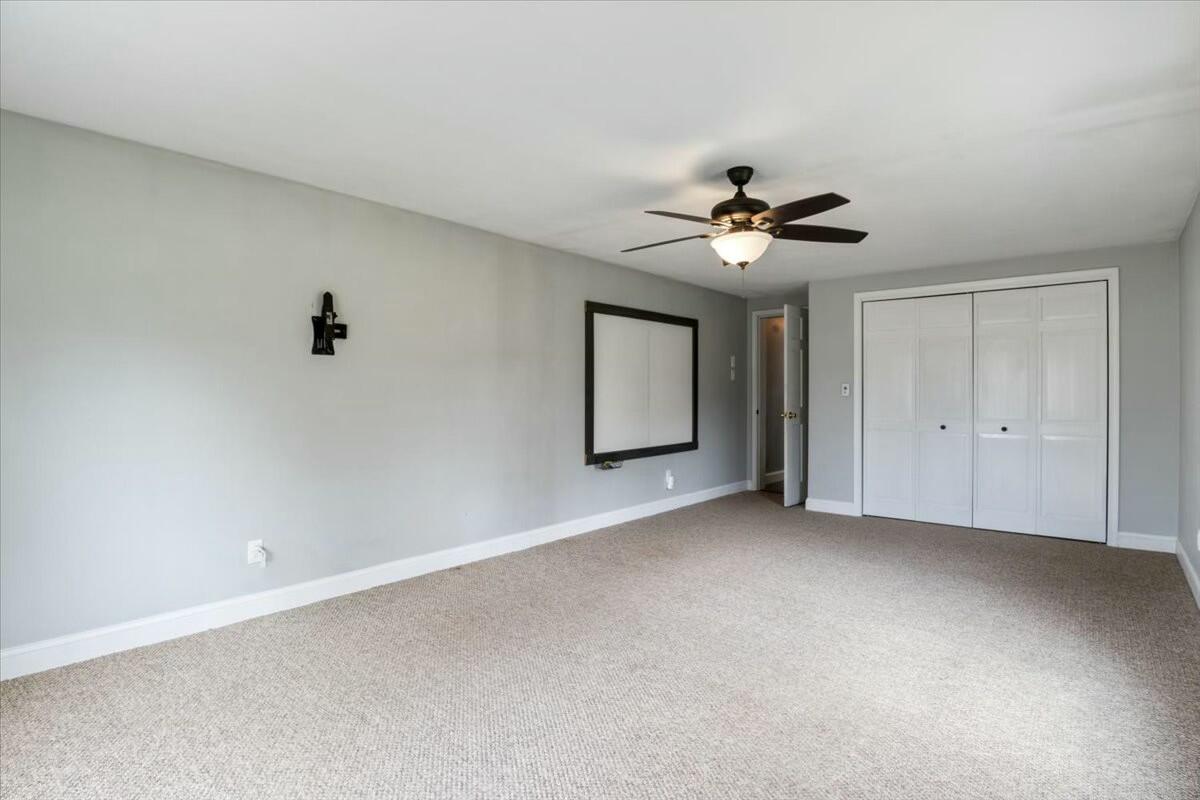 13 Hampton Circle