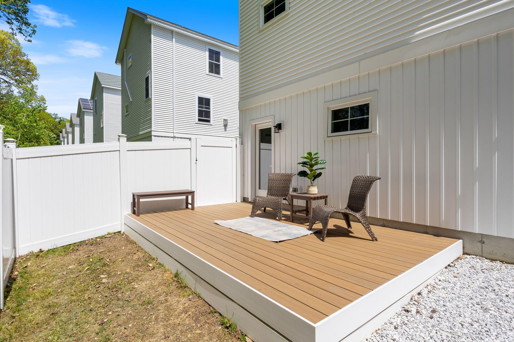 284 Bradley Street 8