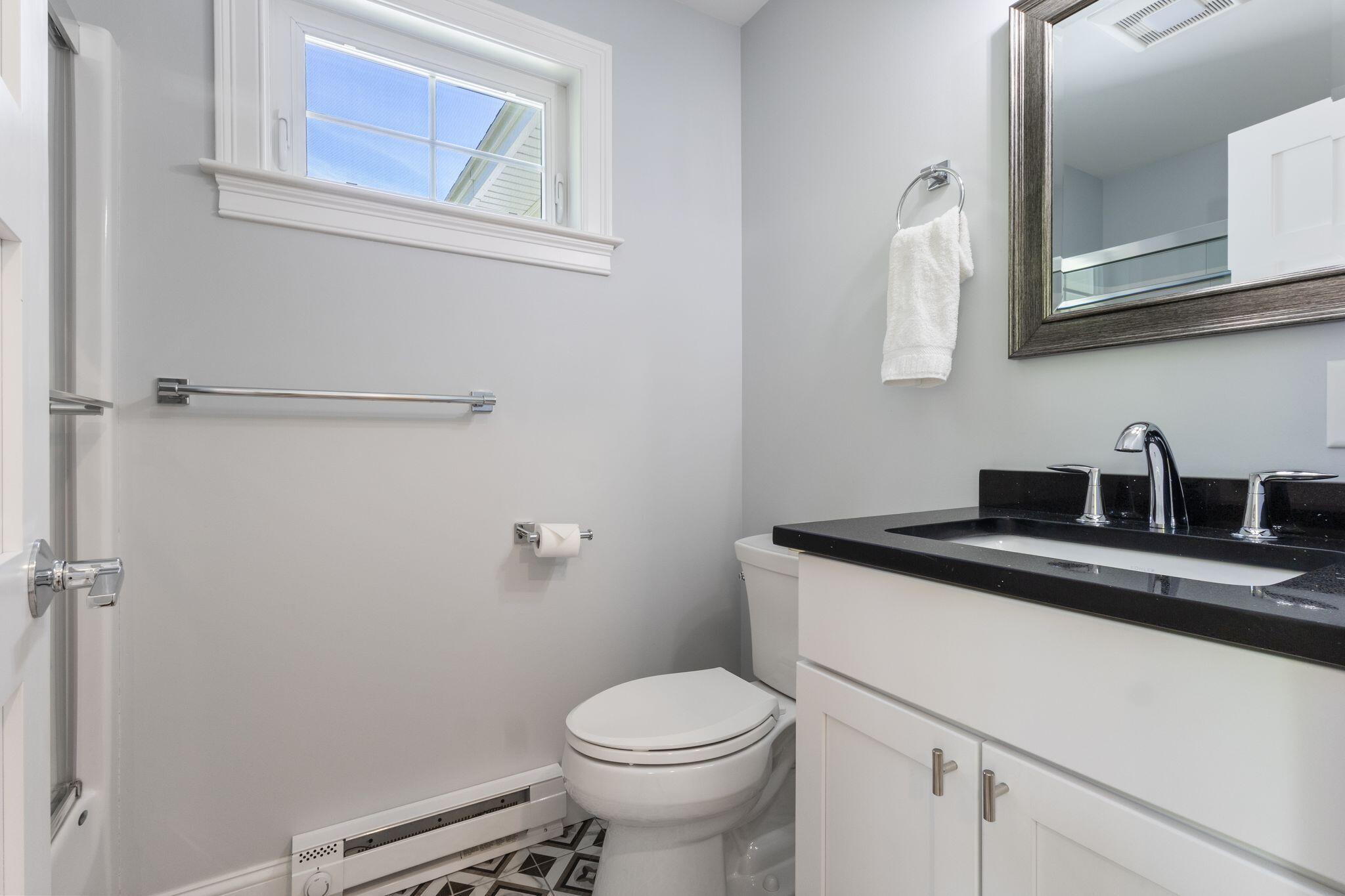 284 Bradley Street 8