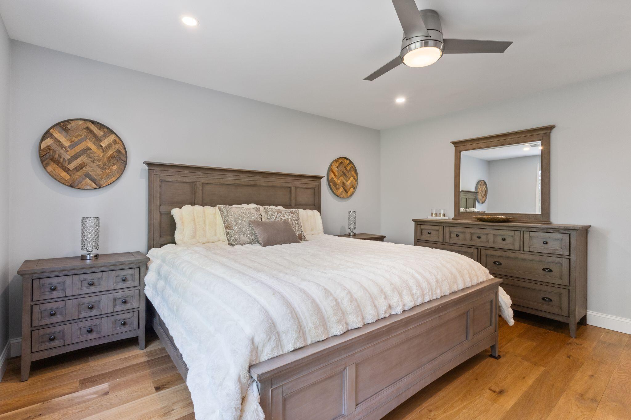 284 Bradley Street 8